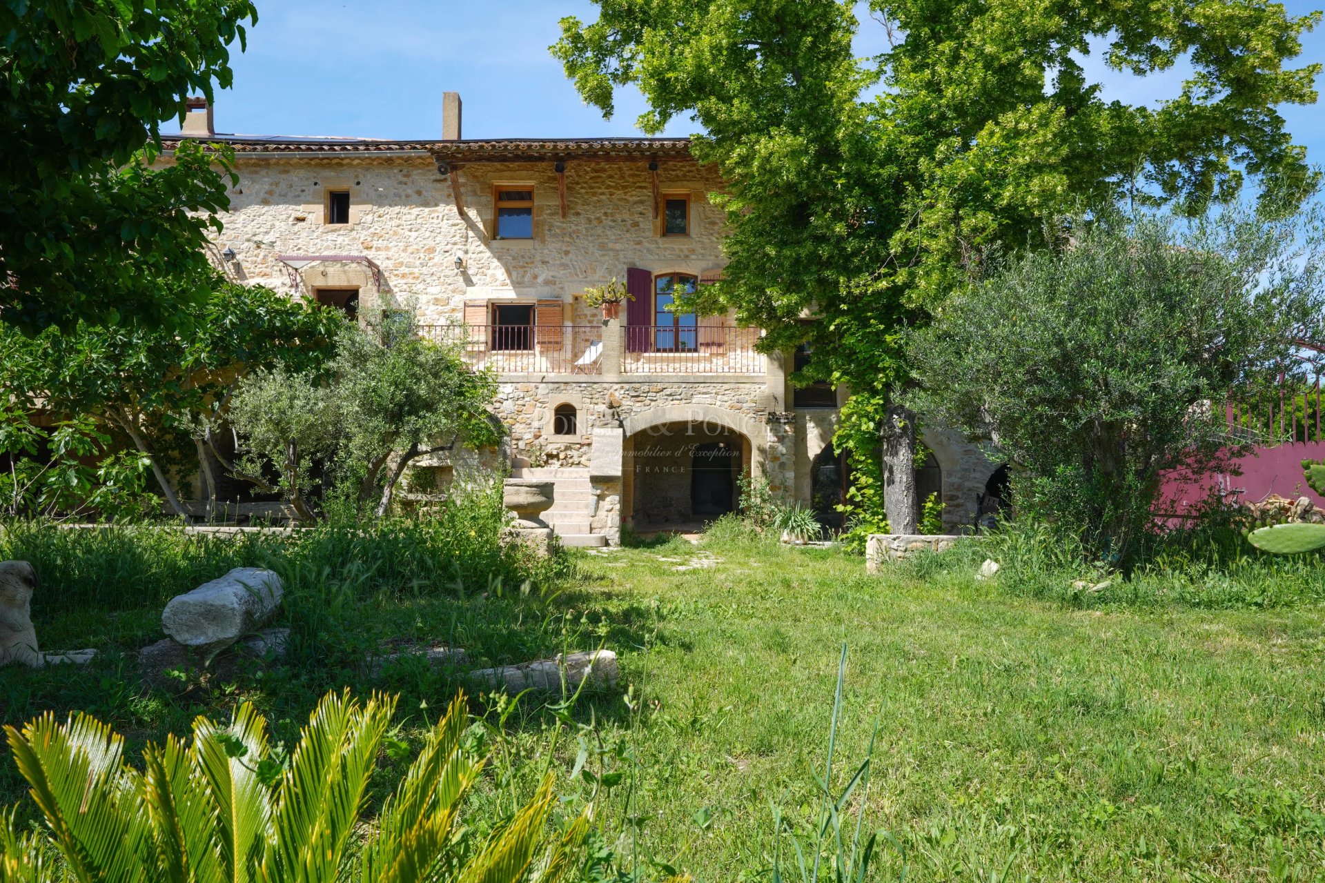 Maison 9 pièces - 241m² - UZES