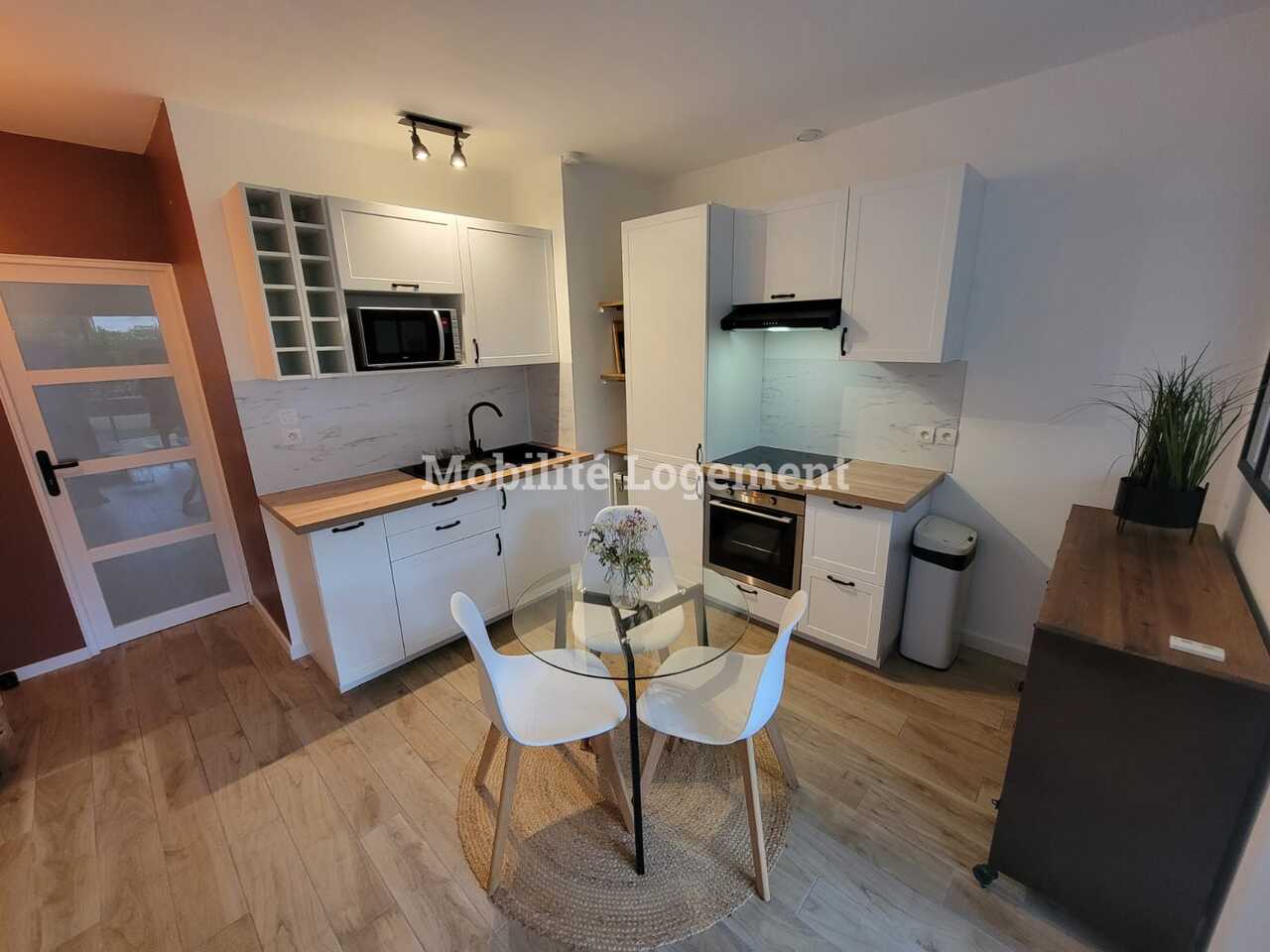 Appartement 1 pièce - 28m² - FONTENAY LE FLEURY