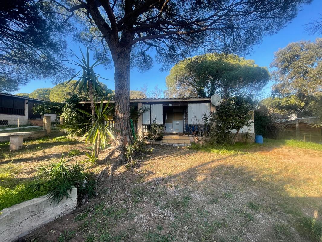 Terrain  - 1 689m² - FREJUS