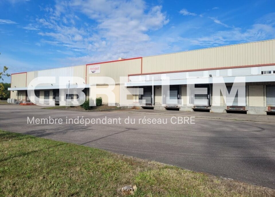 Local industriel  - 10 610m² - VAL DE REUIL