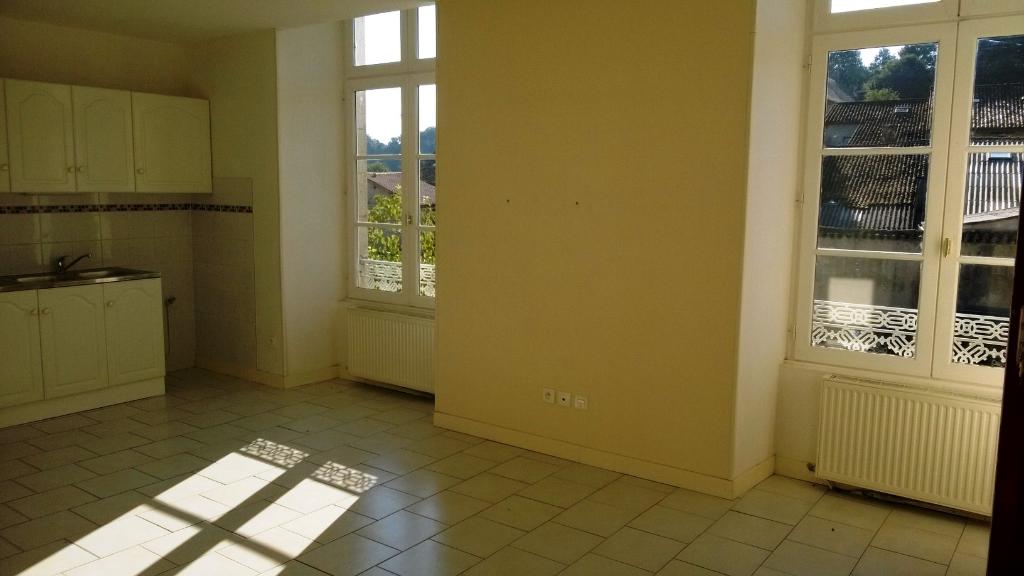 Appartement 3 pièces - 44m² - CELLE LEVESCAULT