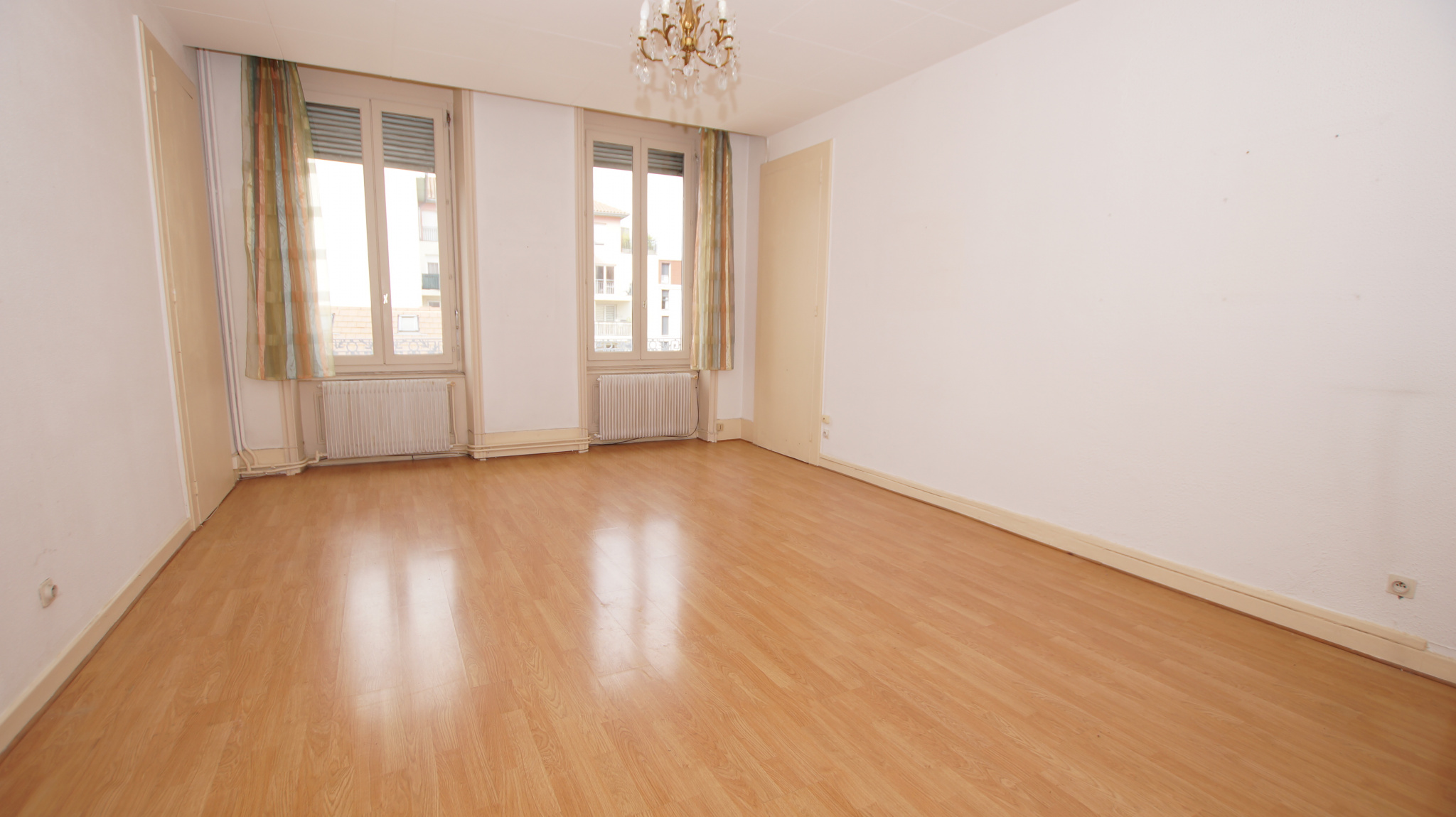 Appartement 3 pièces - 81m² - BOURGOIN JALLIEU