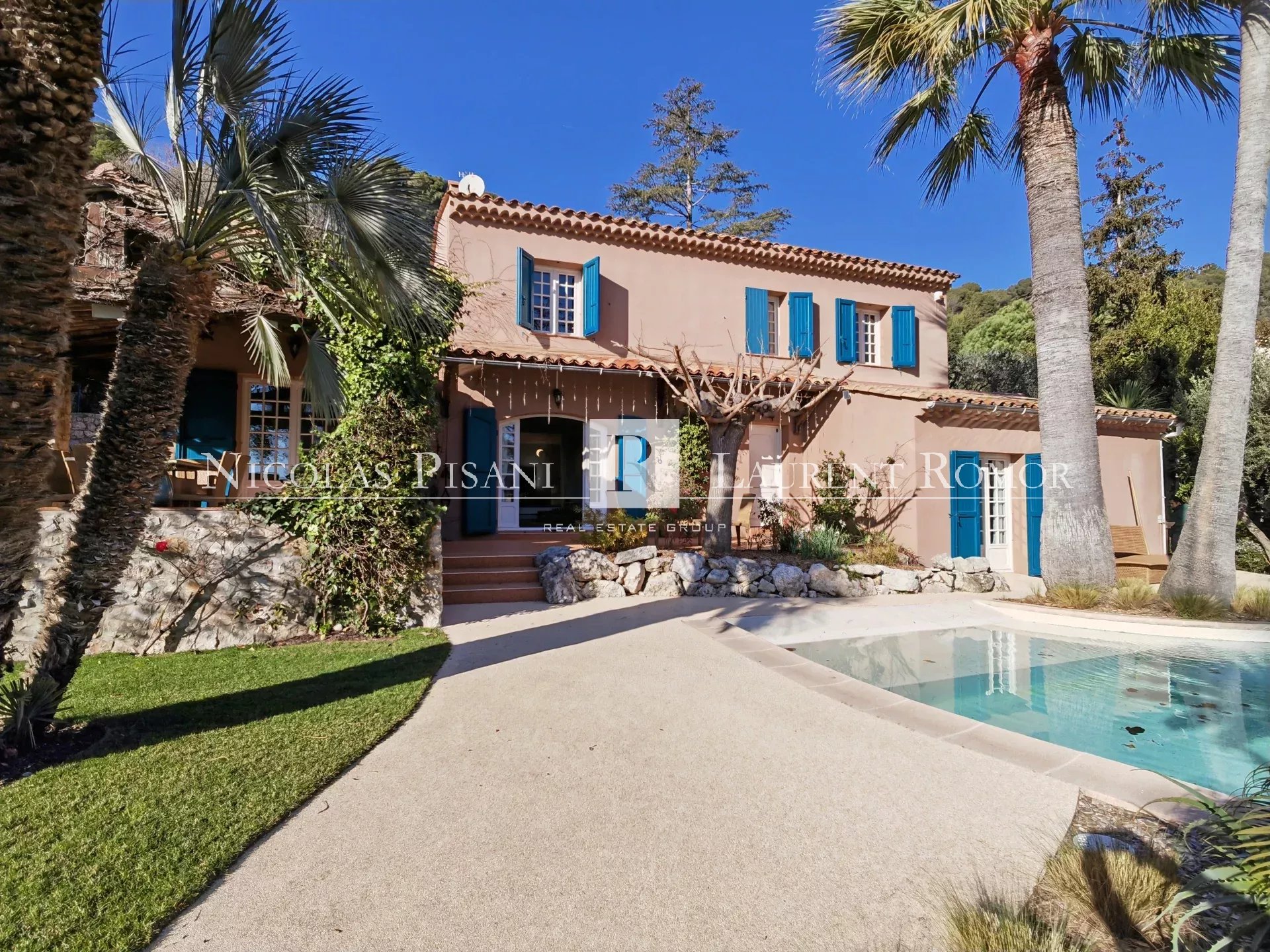 Maison 6 pièces - 243m² - VILLEFRANCHE SUR MER