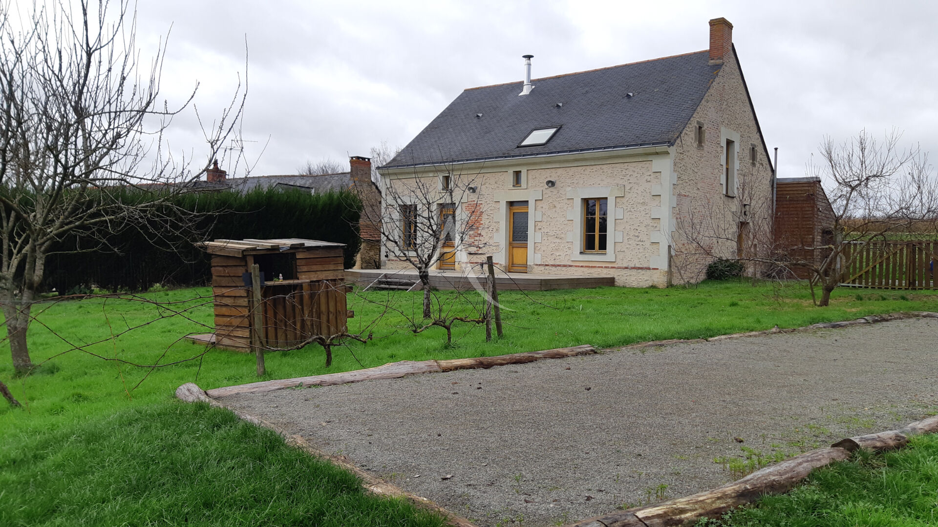 Maison 4 pièces - 152m² - BELLEVIGNE EN LAYON