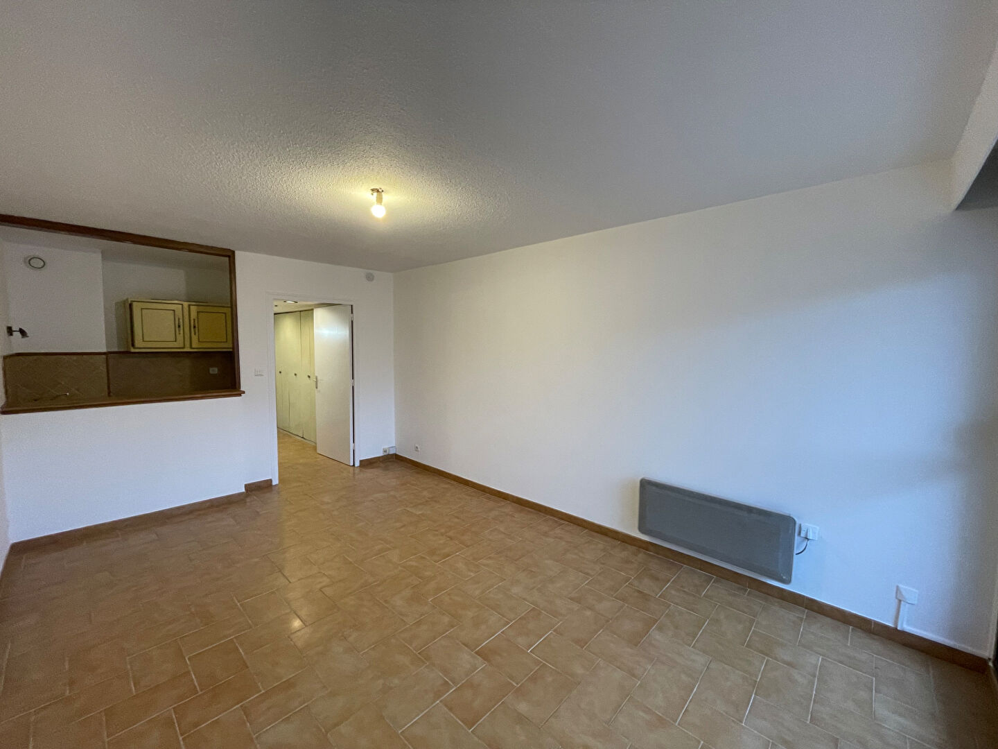 Appartement 1 pièce - 22m² - NIMES