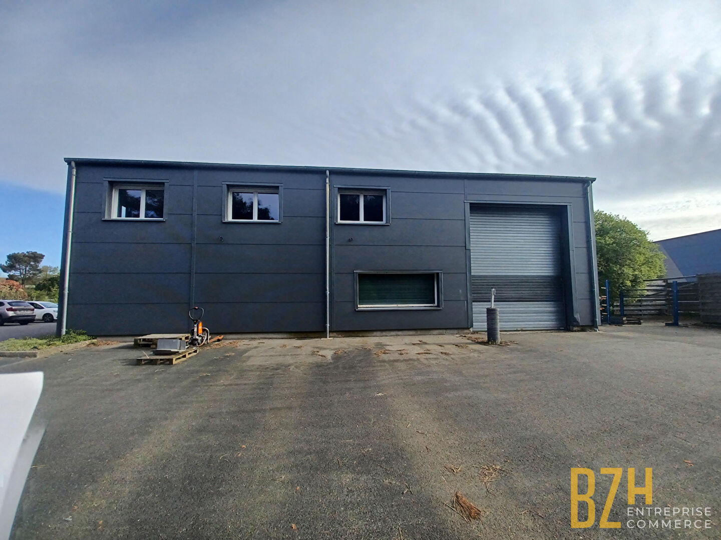 Local industriel  - 400m²