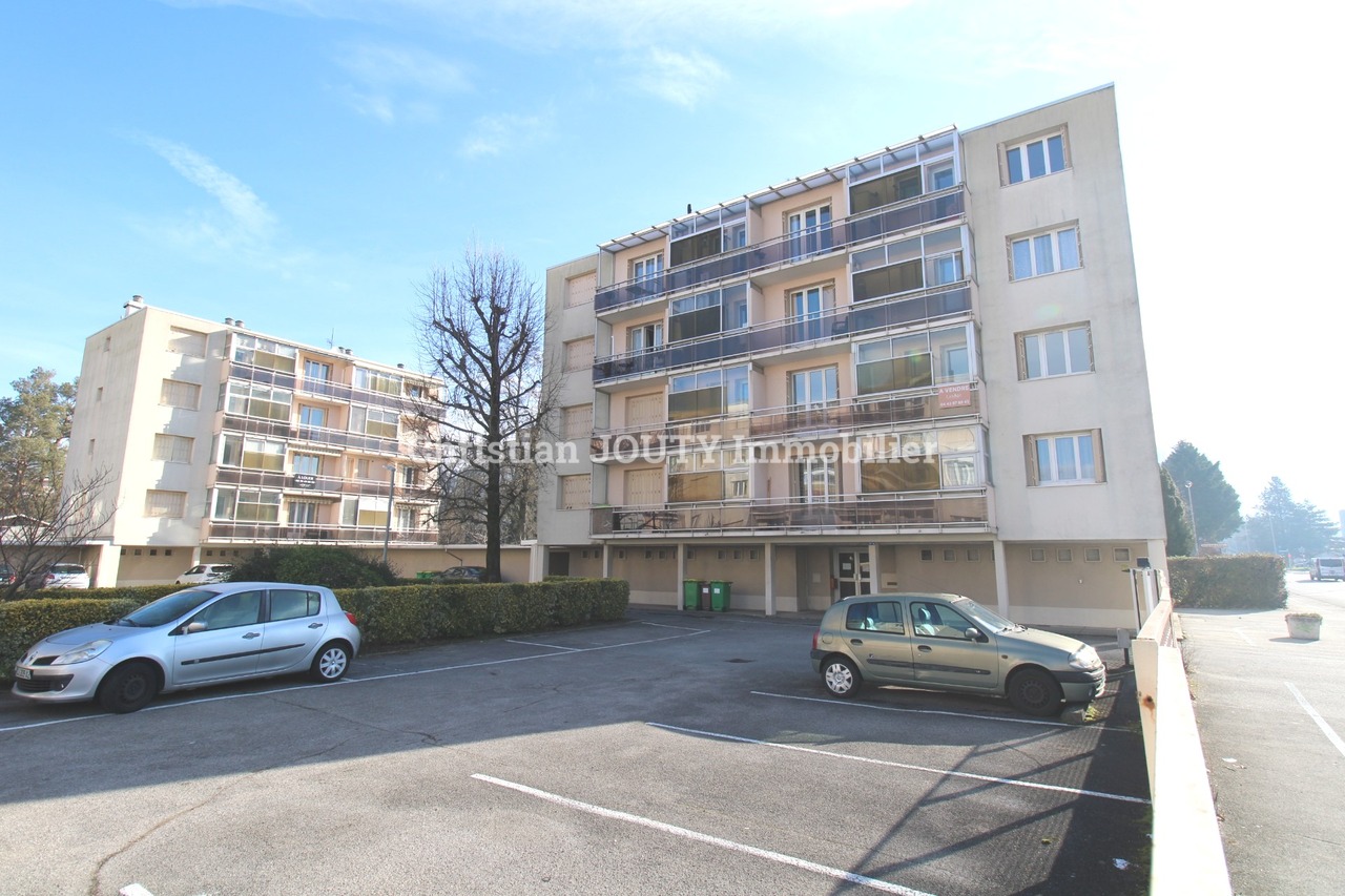 Appartement 5 pièces - 83m² - ST MARTIN D HERES