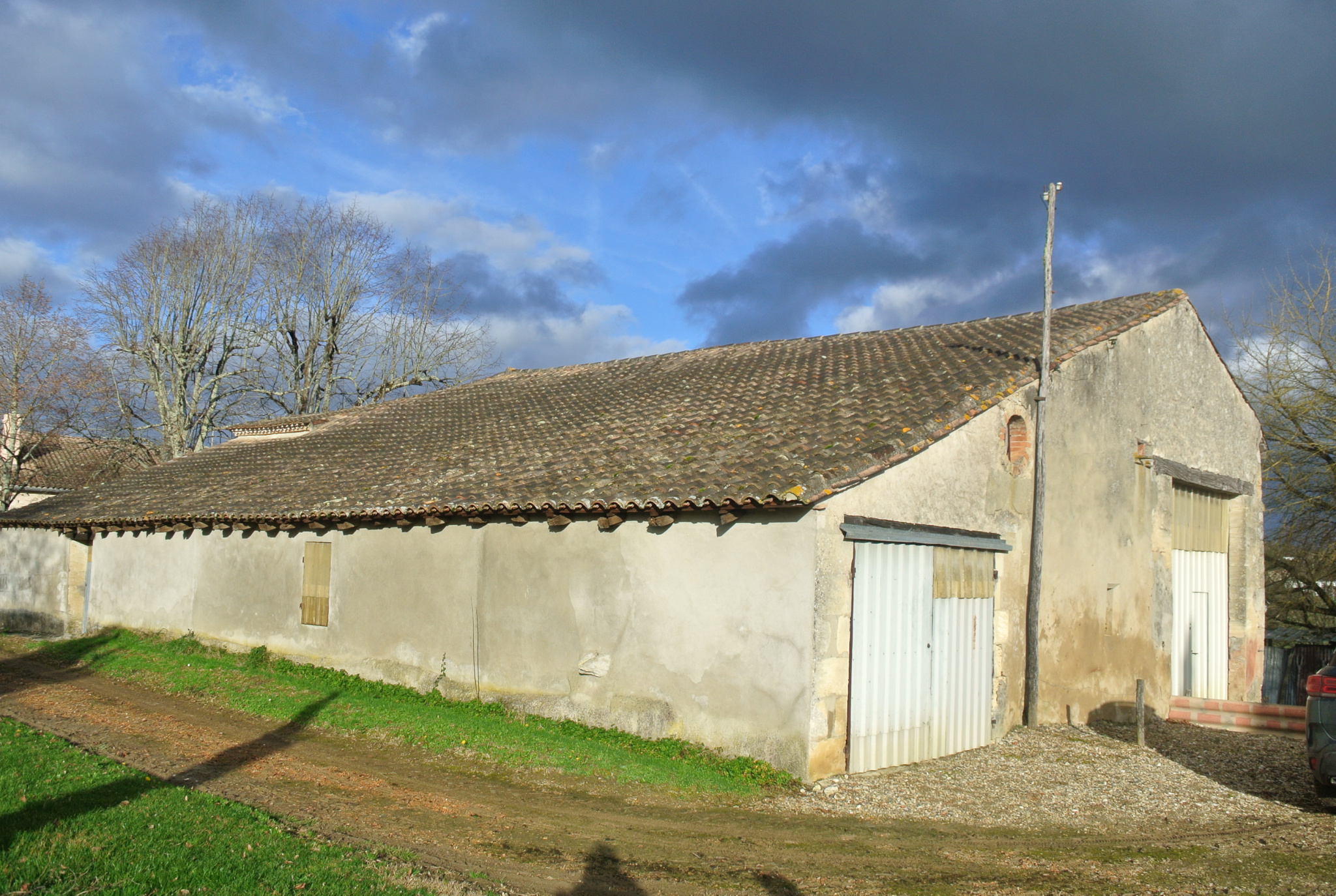 Maison 1 pièce - 330m² - STE BAZEILLE