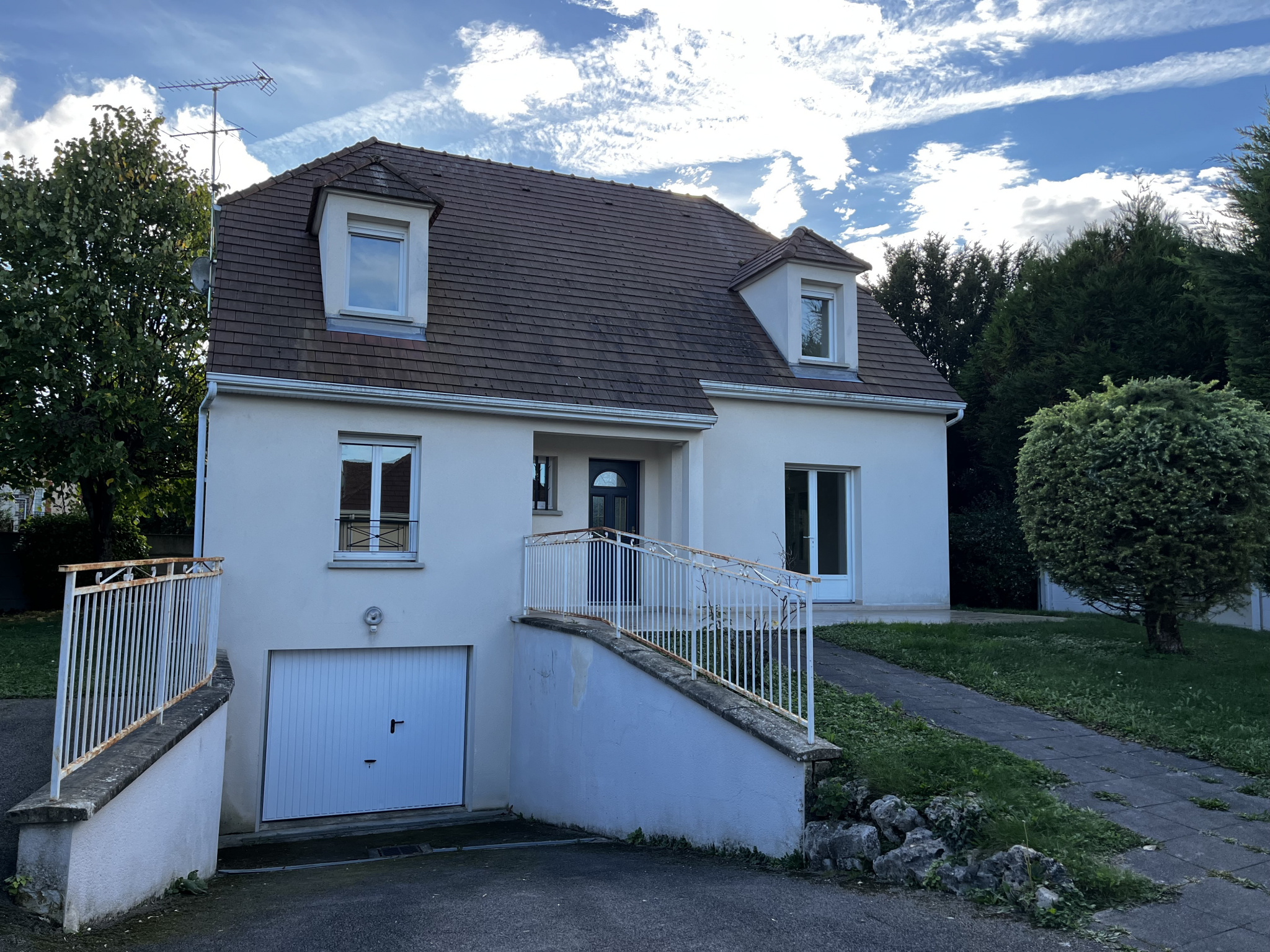 Maison 6 pièces - 140m² - STE SAVINE