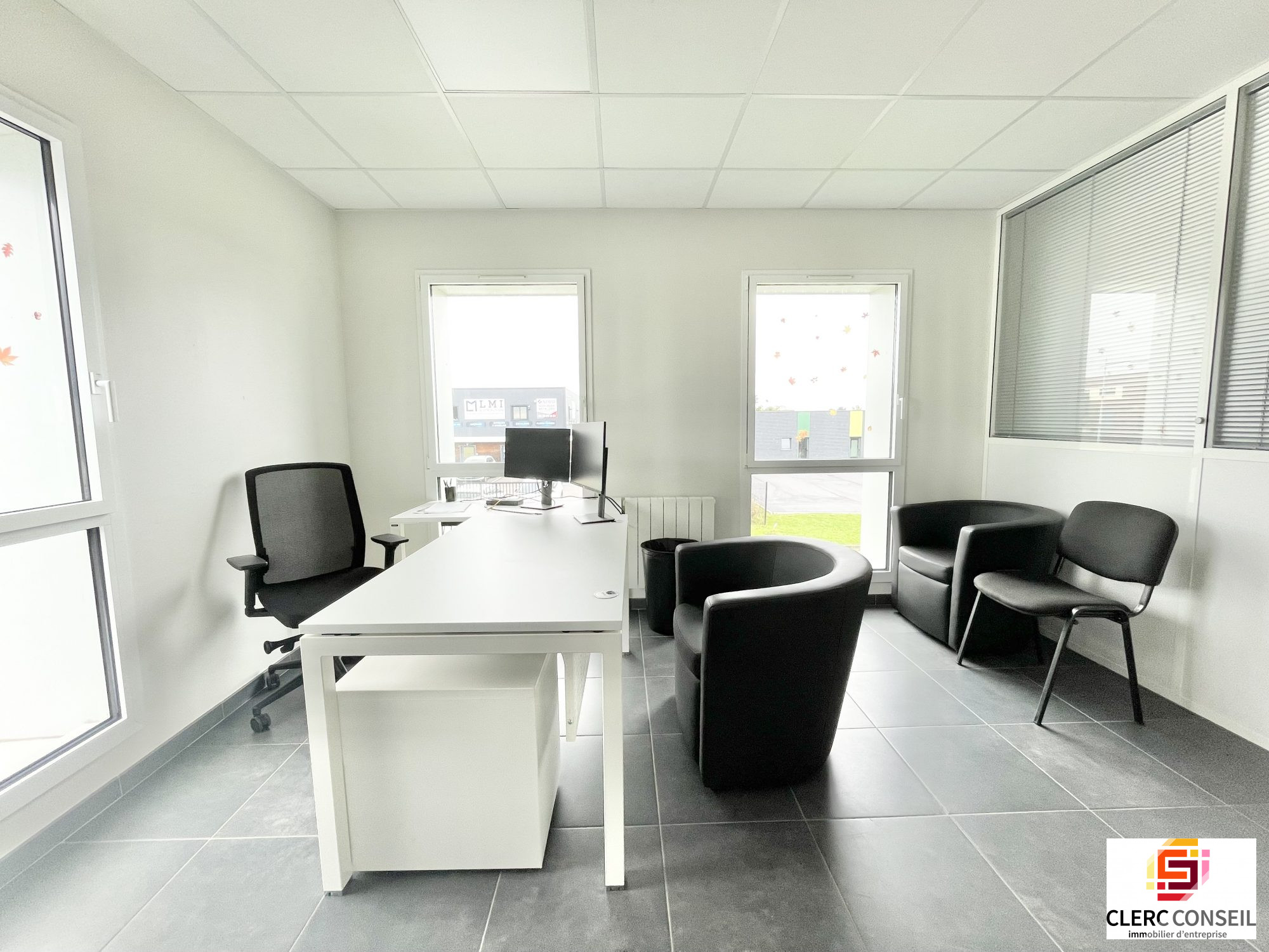 Local Professionnel  - 170m² - BOOS