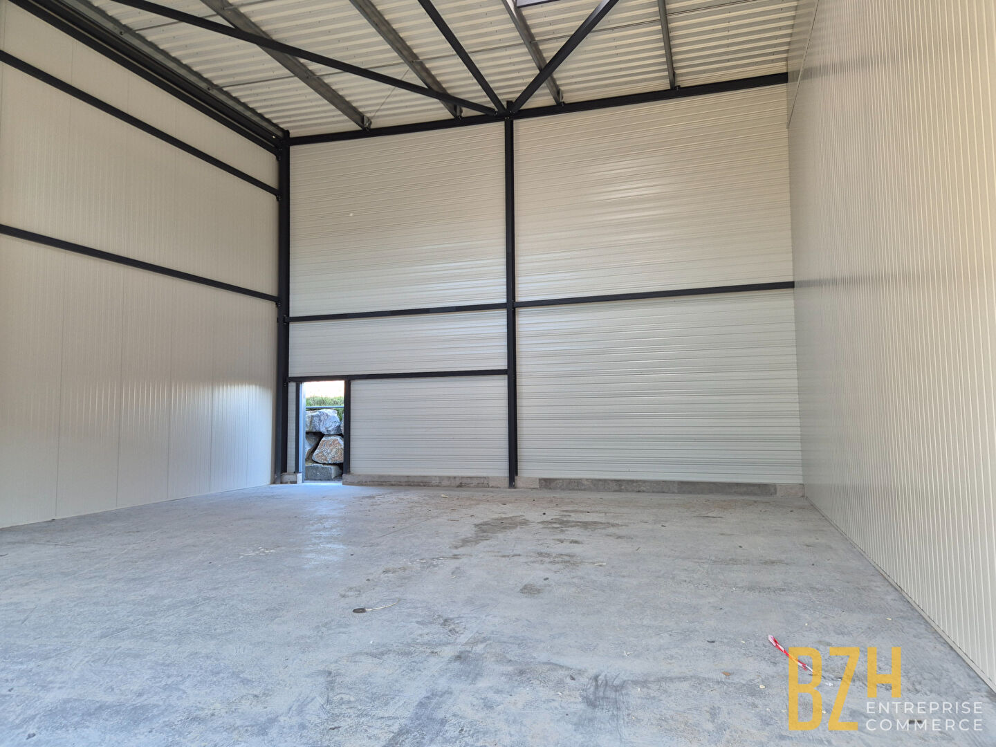 Local industriel  - 125m²