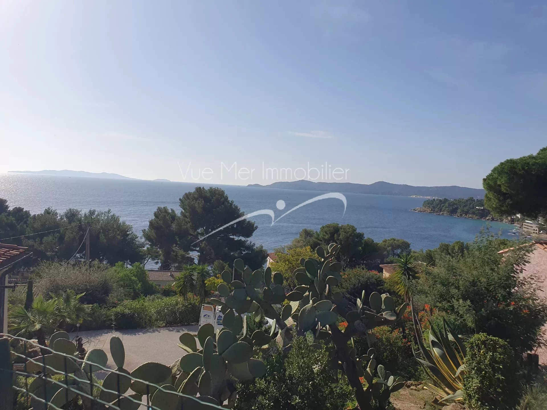 Terrain  - 661m² - LE LAVANDOU