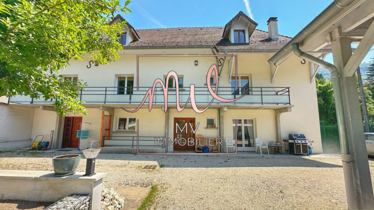 Maison 5 pièces - 194m² - ST GEOIRE EN VALDAINE