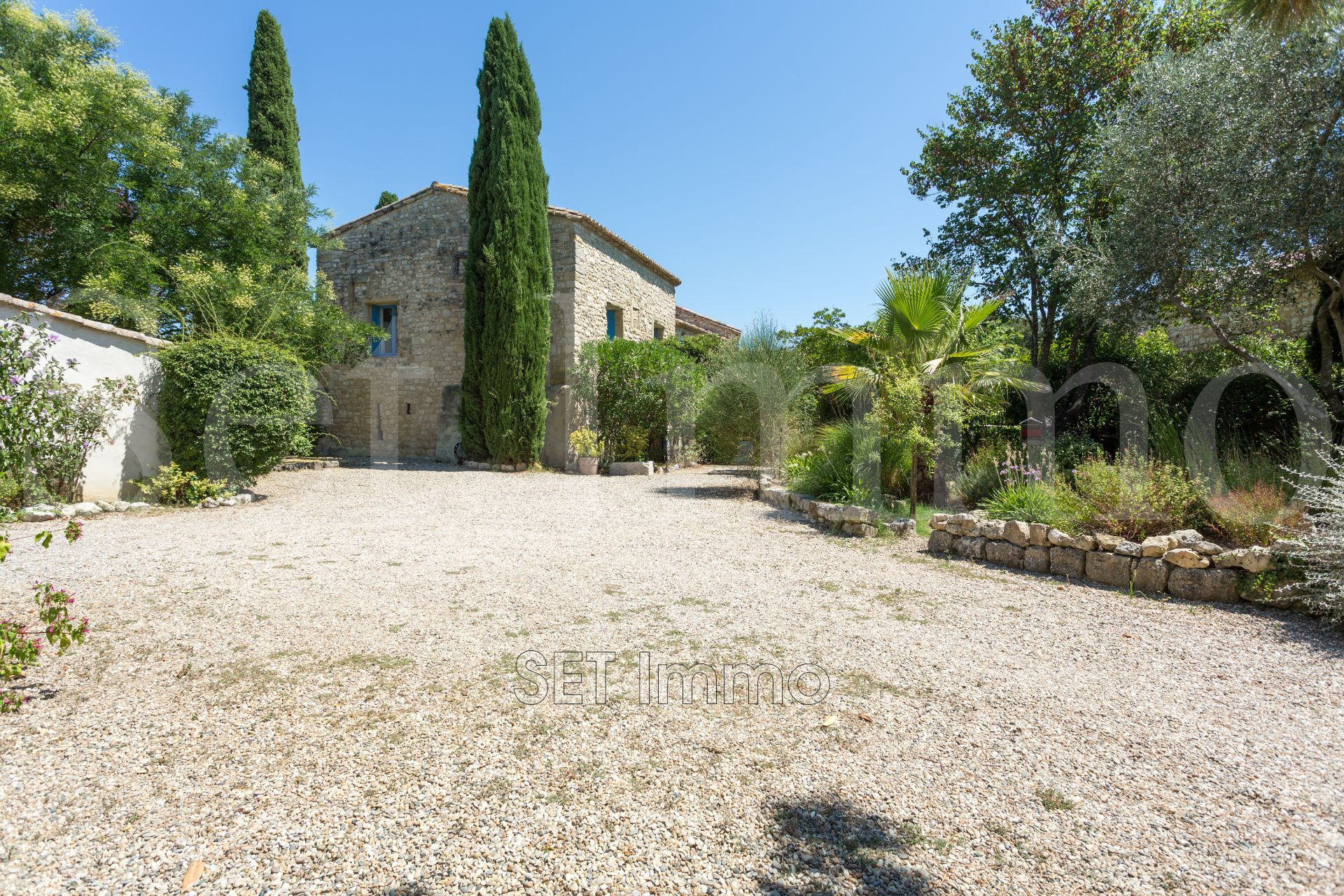 Maison 8 pièces - 269m² - UZES