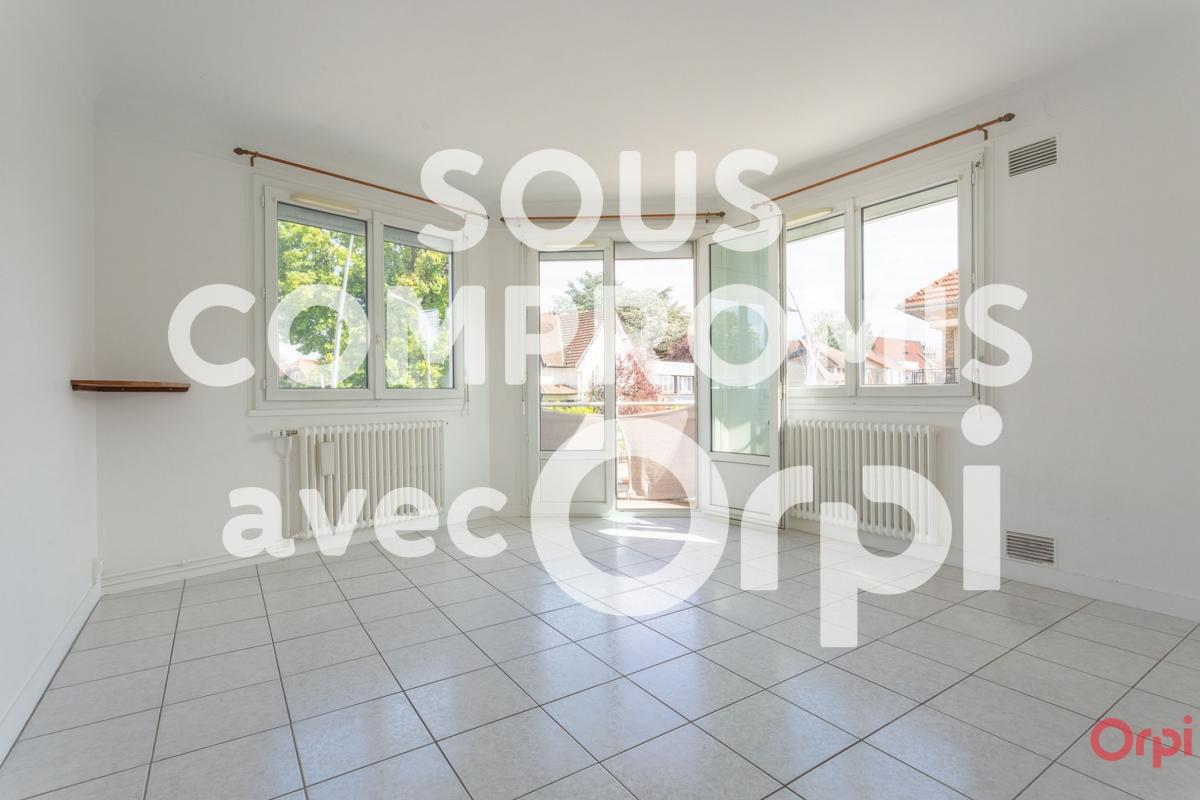 Appartement 3 pièces - 75m² - STE GENEVIEVE DES BOIS