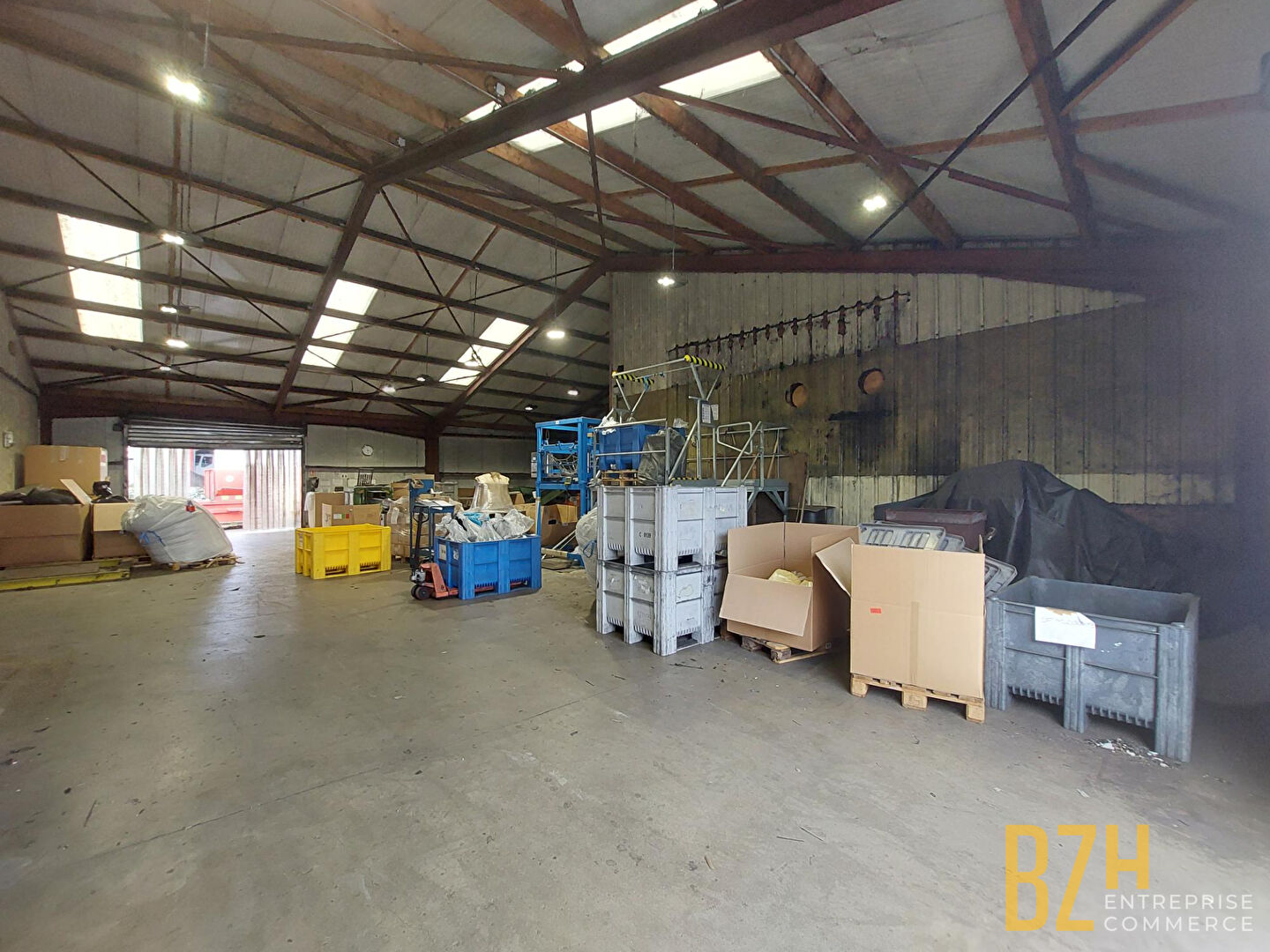 Local industriel  - 2 000m²