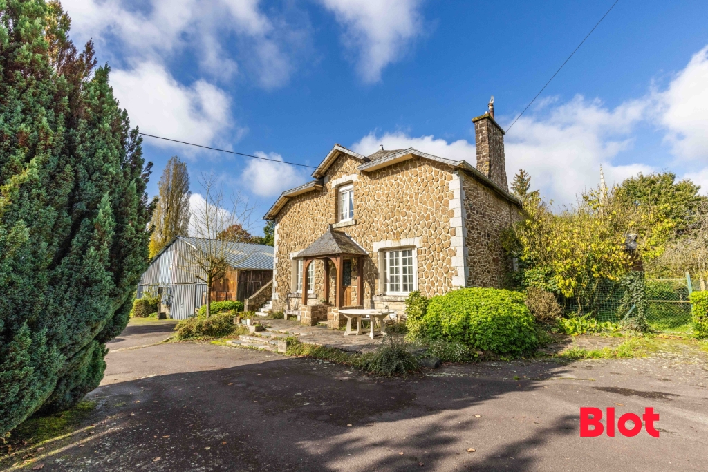 Maison 6 pièces - 140m² - MONTREUIL SUR ILLE