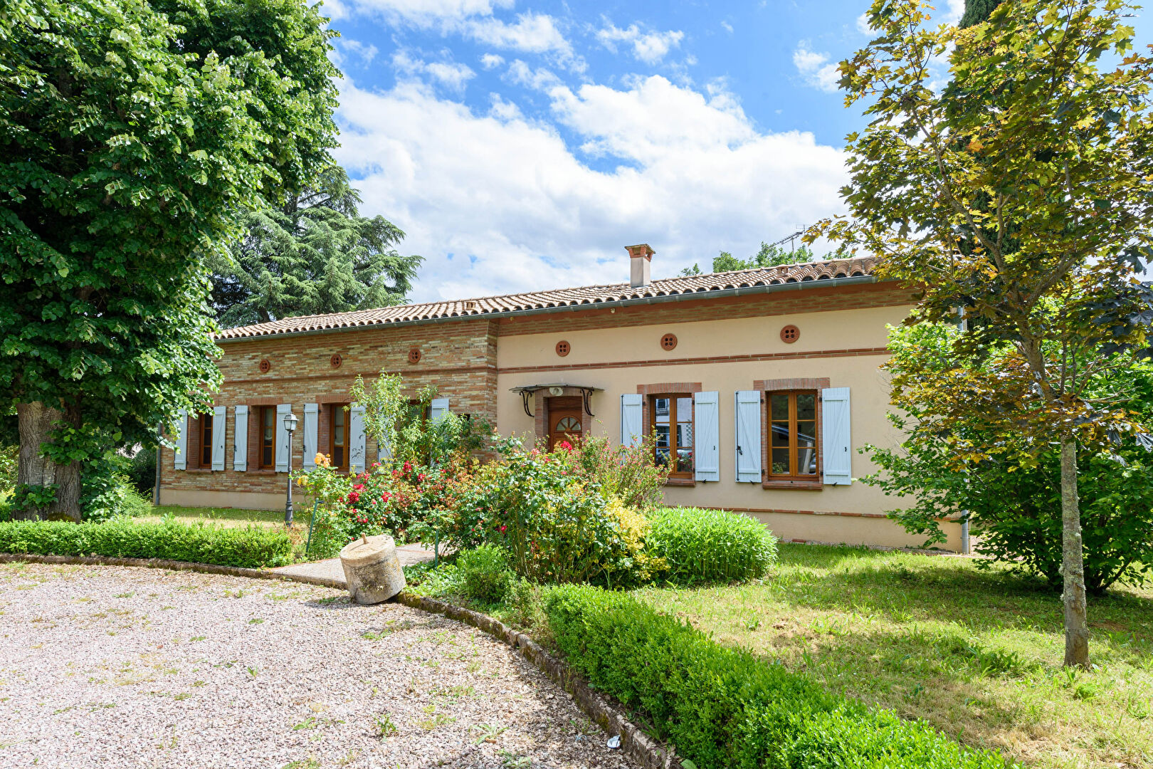 Maison 5 pièces - 138m² - GRATENTOUR