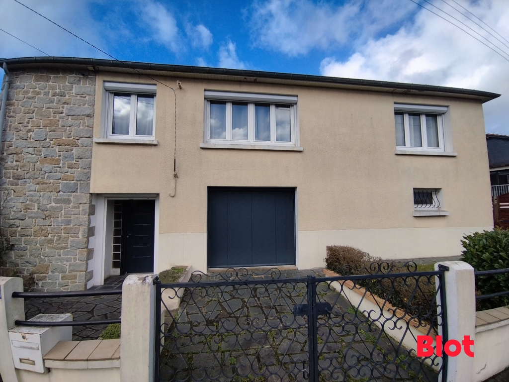 Maison 5 pièces - 123m² - MONTFORT SUR MEU