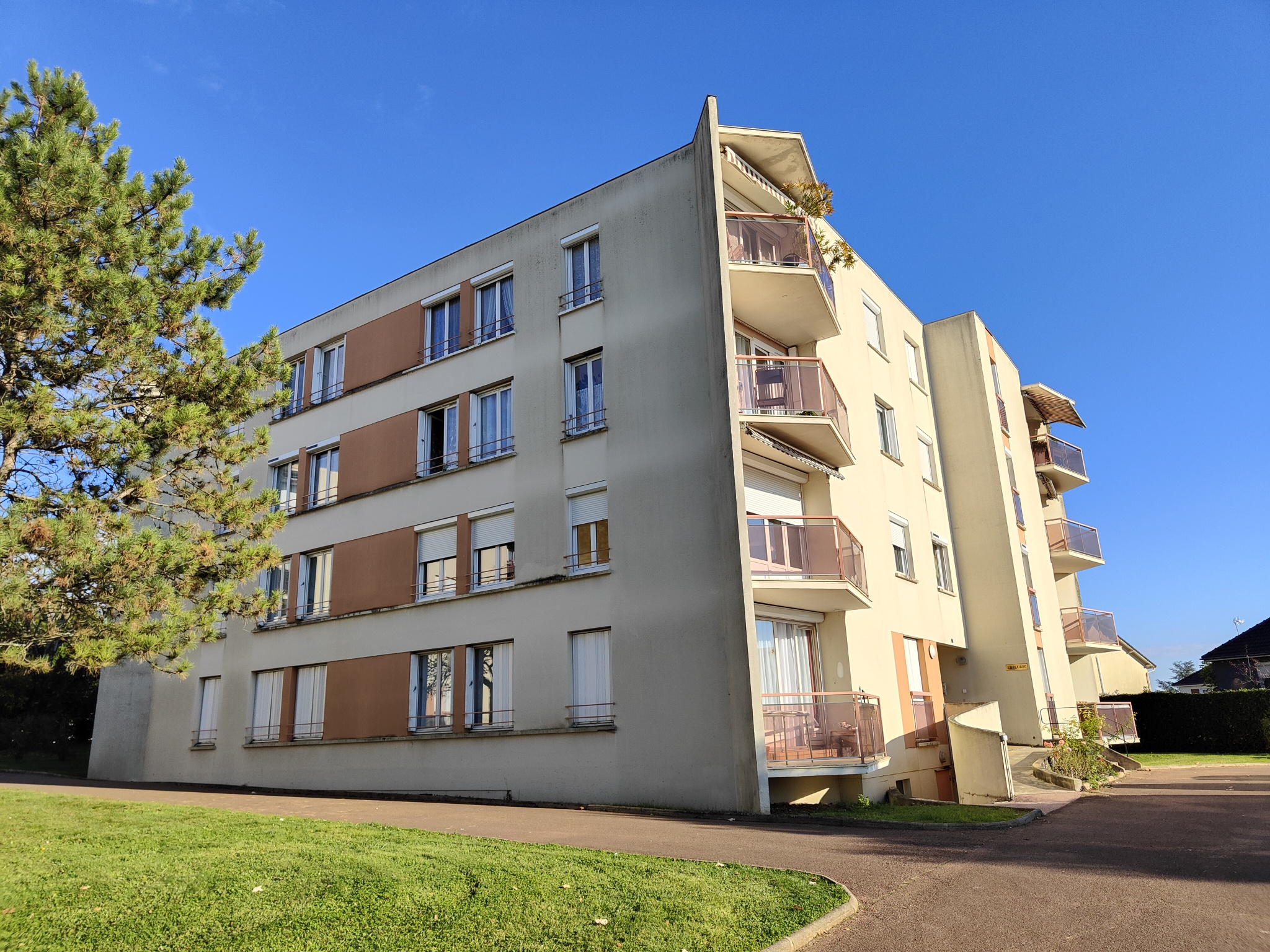 Appartement 3 pièces - 66m² - MIGENNES