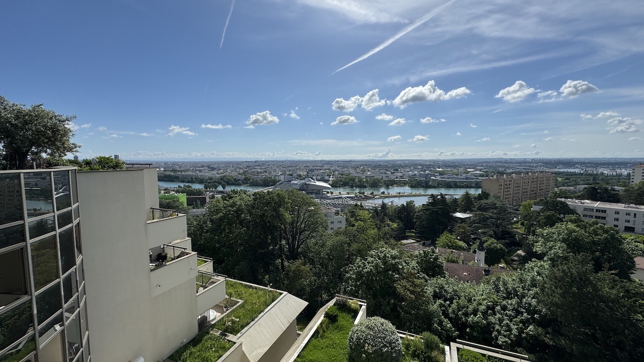 Appartement 2 pièces - 56m² - STE FOY LES LYON