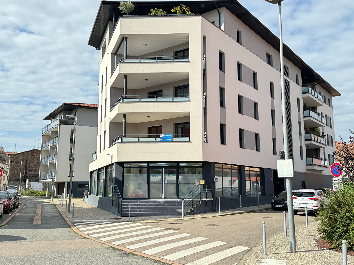 Local Professionnel  - 183m²