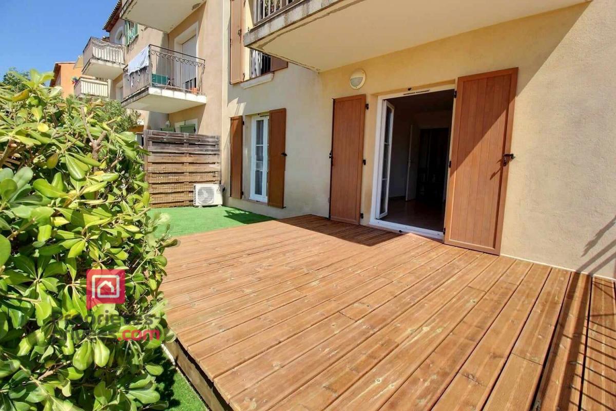 Appartement 2 pièces - 43m² - ROQUEBRUNE SUR ARGENS