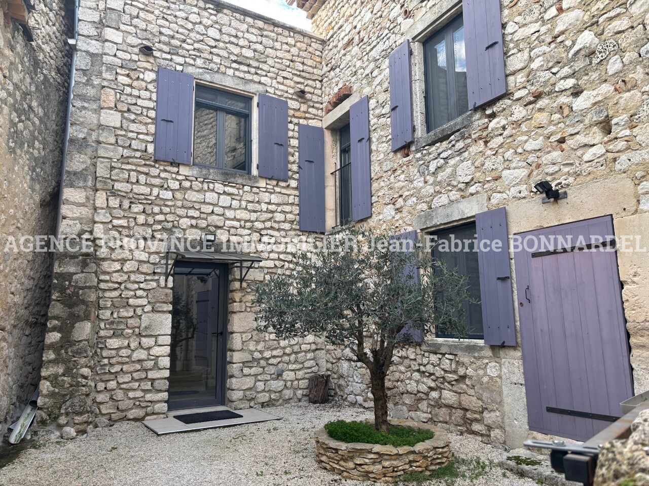 Maison 5 pièces - 148m² - LA GARDE ADHEMAR