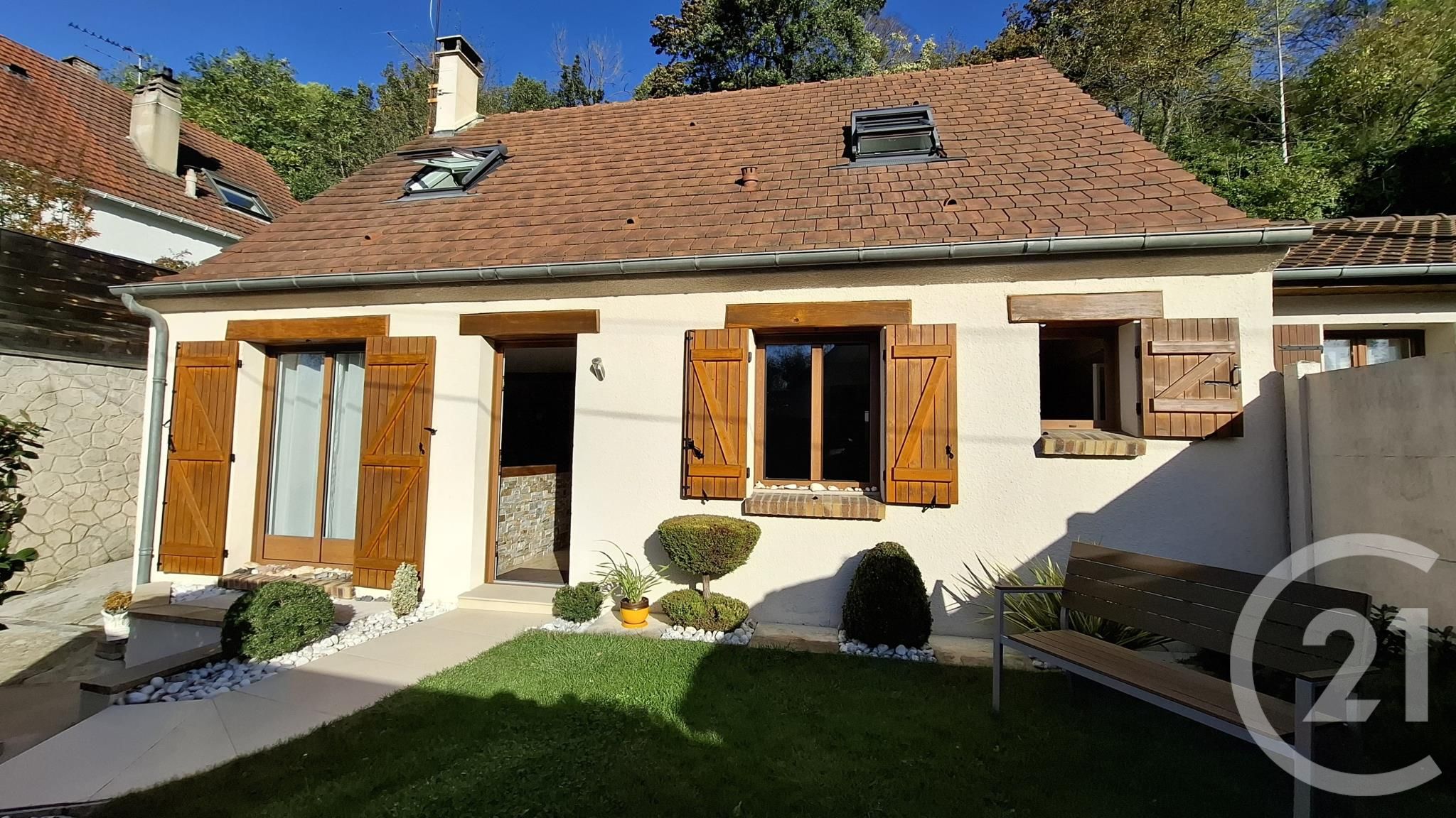 Maison 5 pièces - 108m² - AUVERS SUR OISE