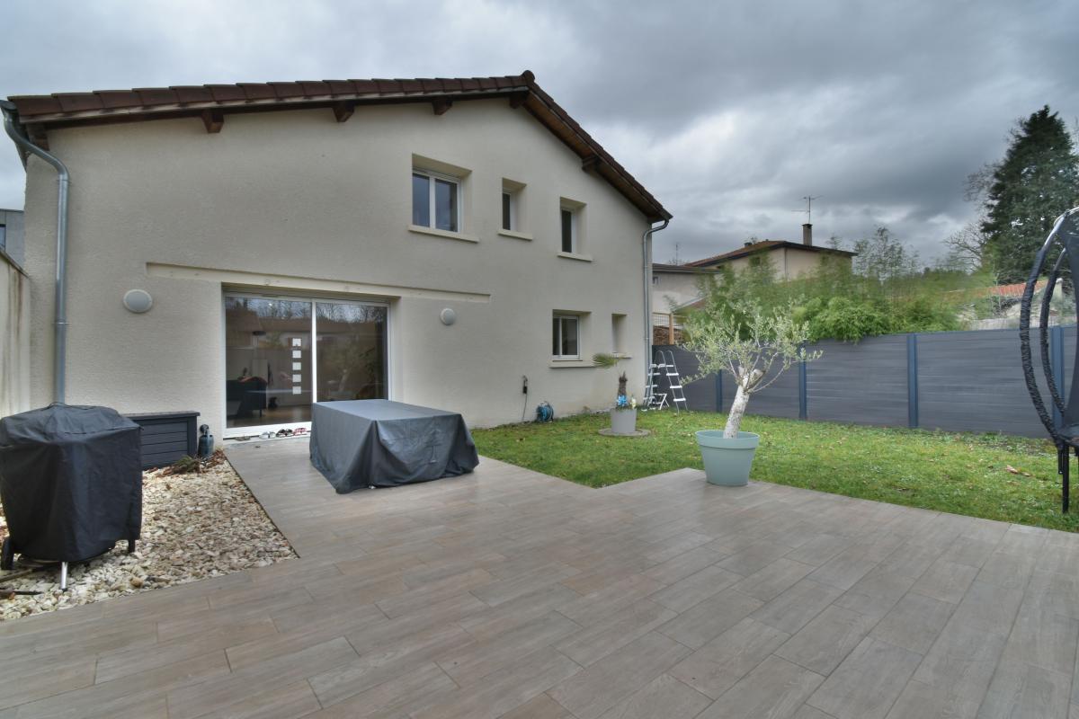 Maison 5 pièces - 117m² - GENISSIEUX