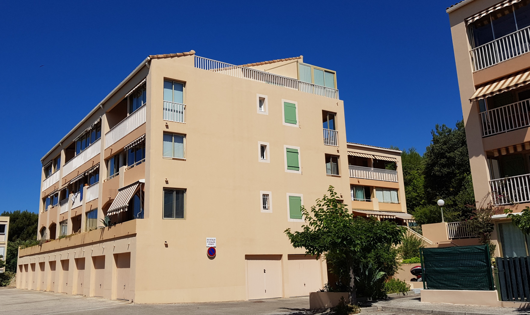 Parking  BANDOL 83150 BANDOL