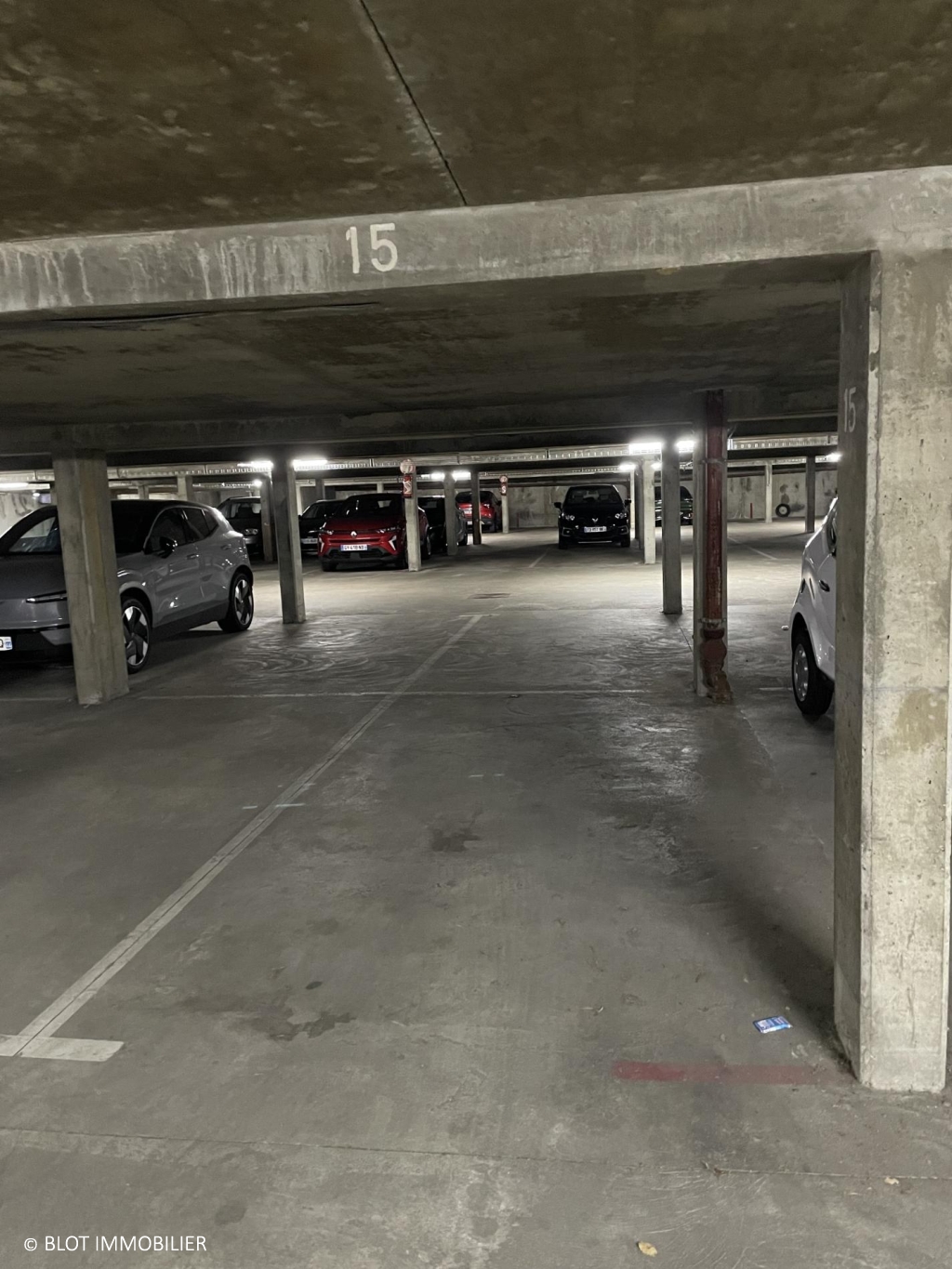 Parking  NANTES 44300 NANTES