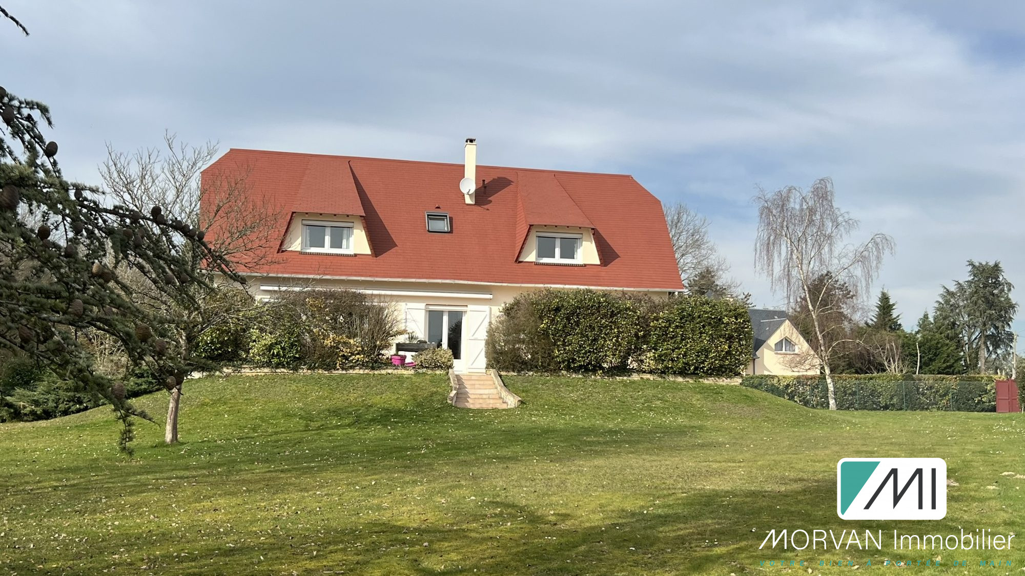 Maison 7 pièces 240 m² · à St Remy L Honore · 240 m² · 696 800 €