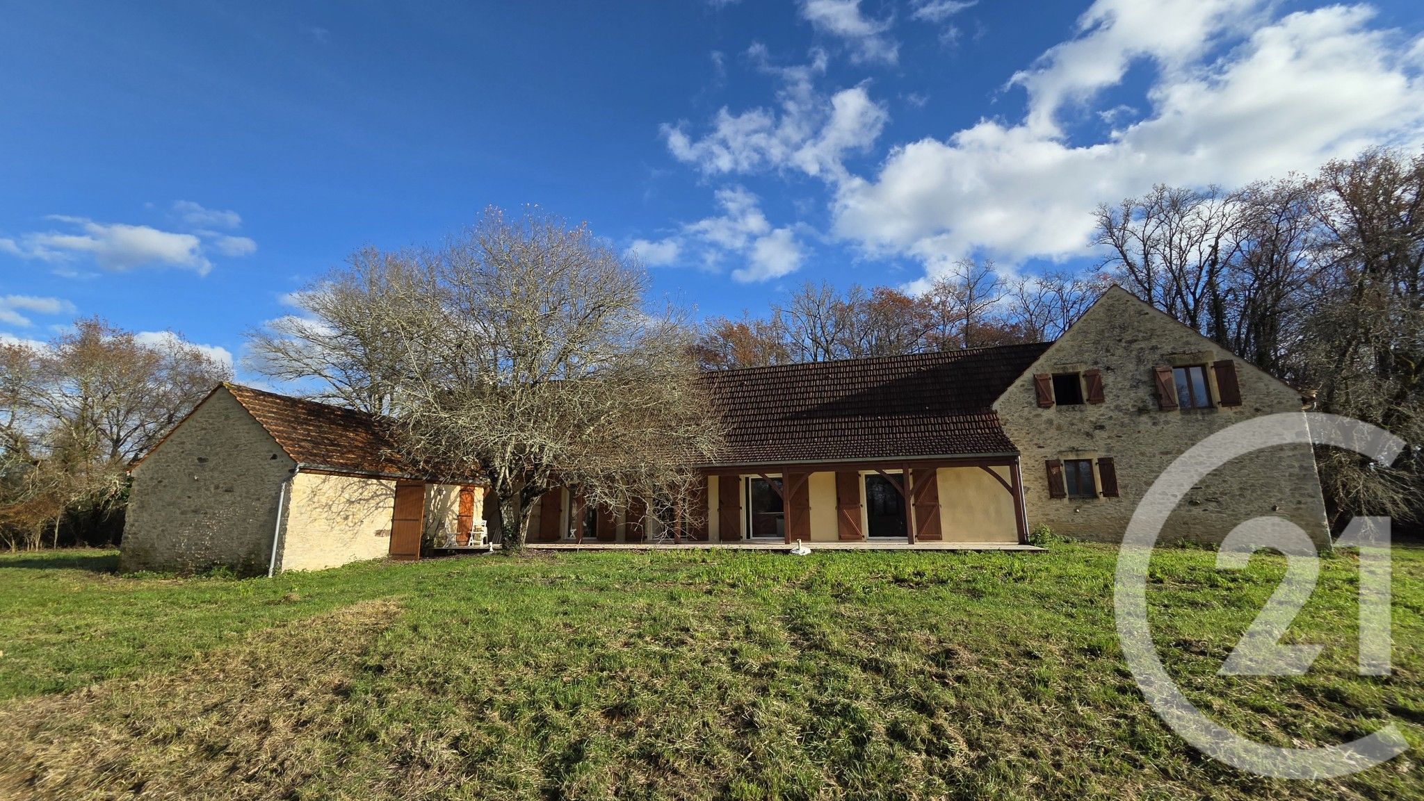 Maison 10 pièces 364 m² · à Fajoles · 364 m² · 388 000 €
