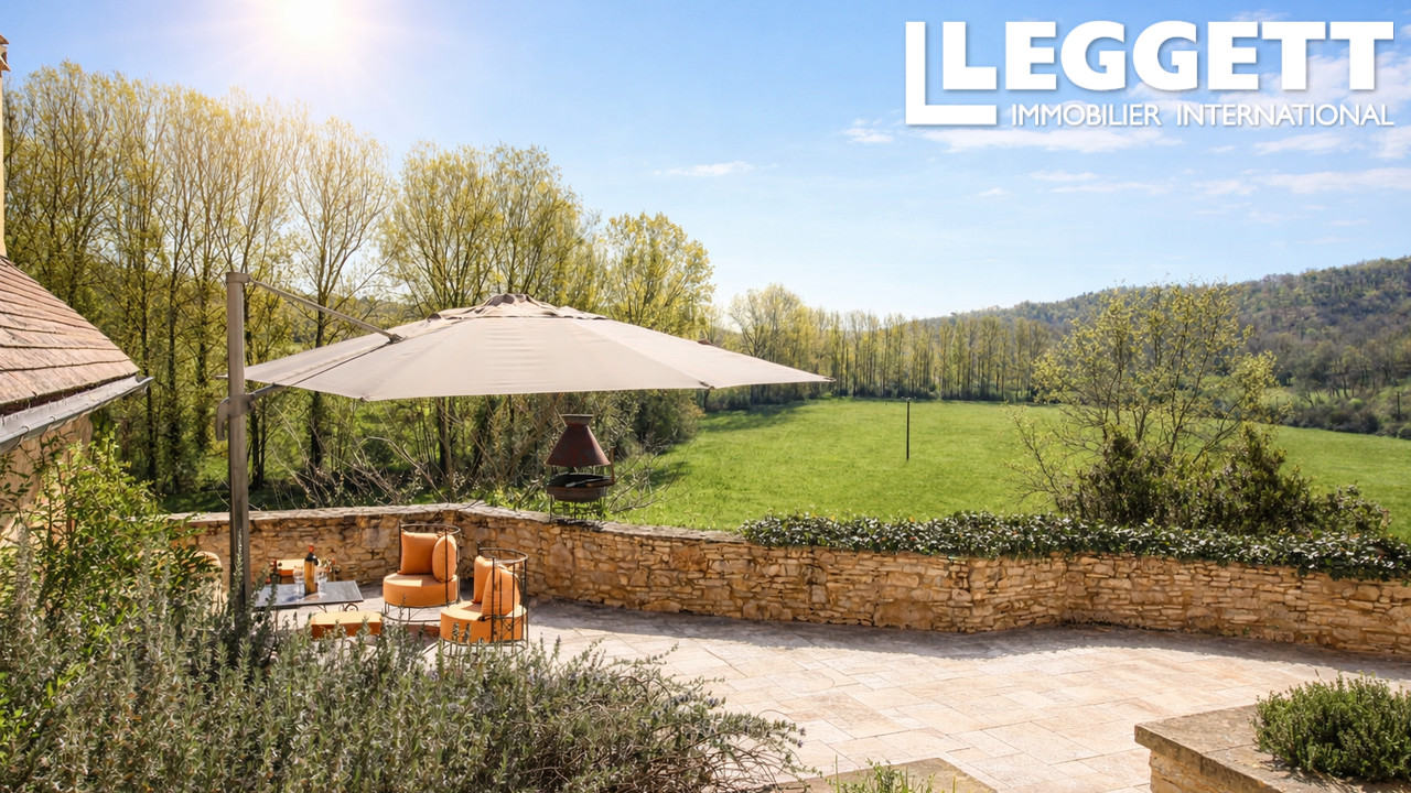 Maison 15 pièces 380 m² · à Saint-Martial-de-Nabirat · 380 m² · 799 000 €