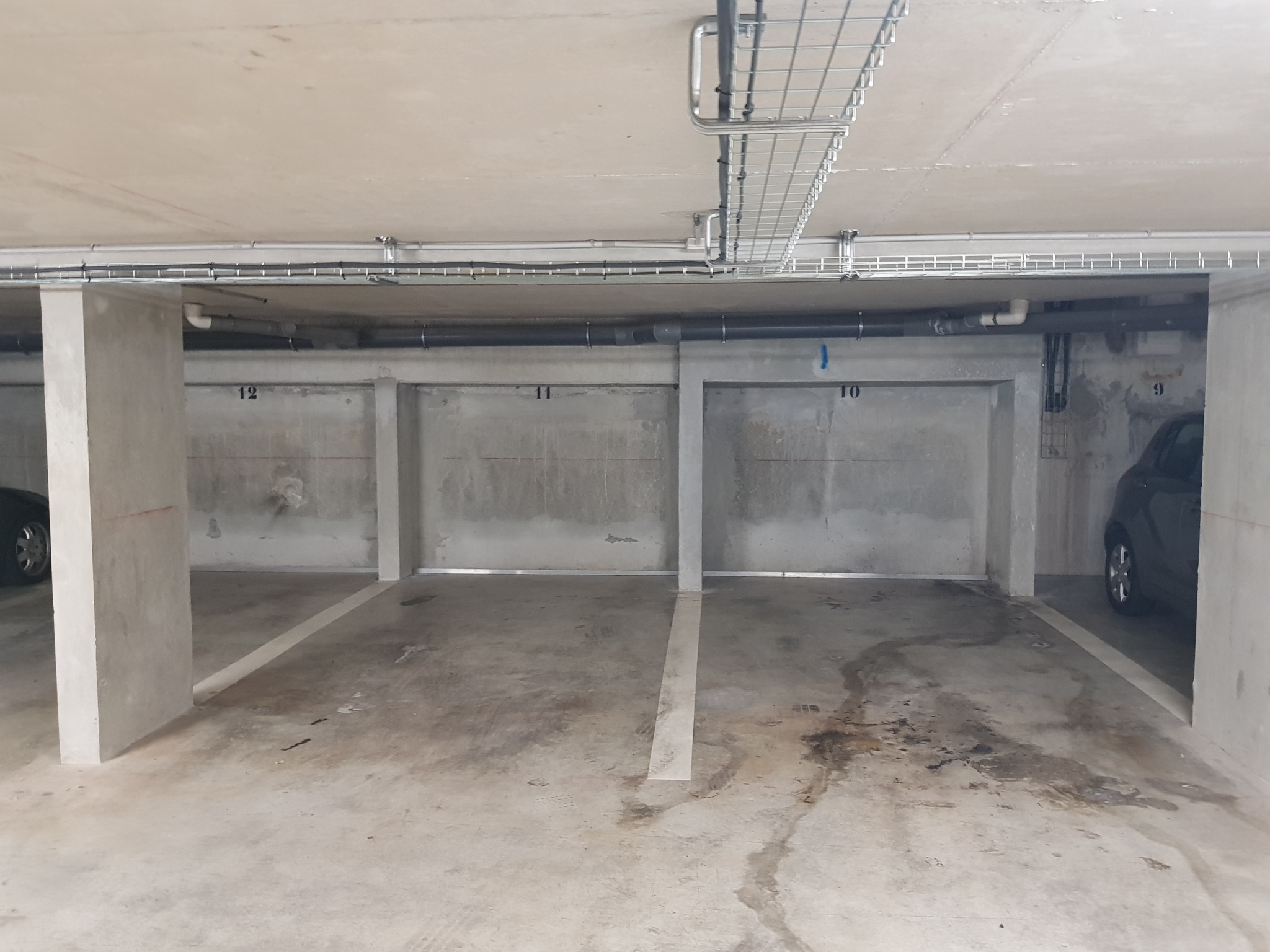 Parking  HYERES 83400 HYERES