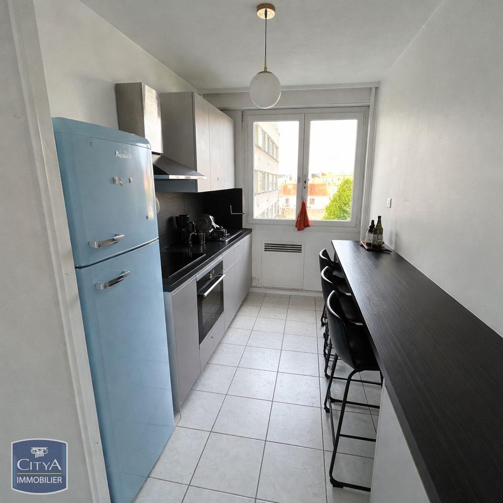 Location Appartement 1 pièce 16m² LA ROCHE SUR YON 85000 - View 4