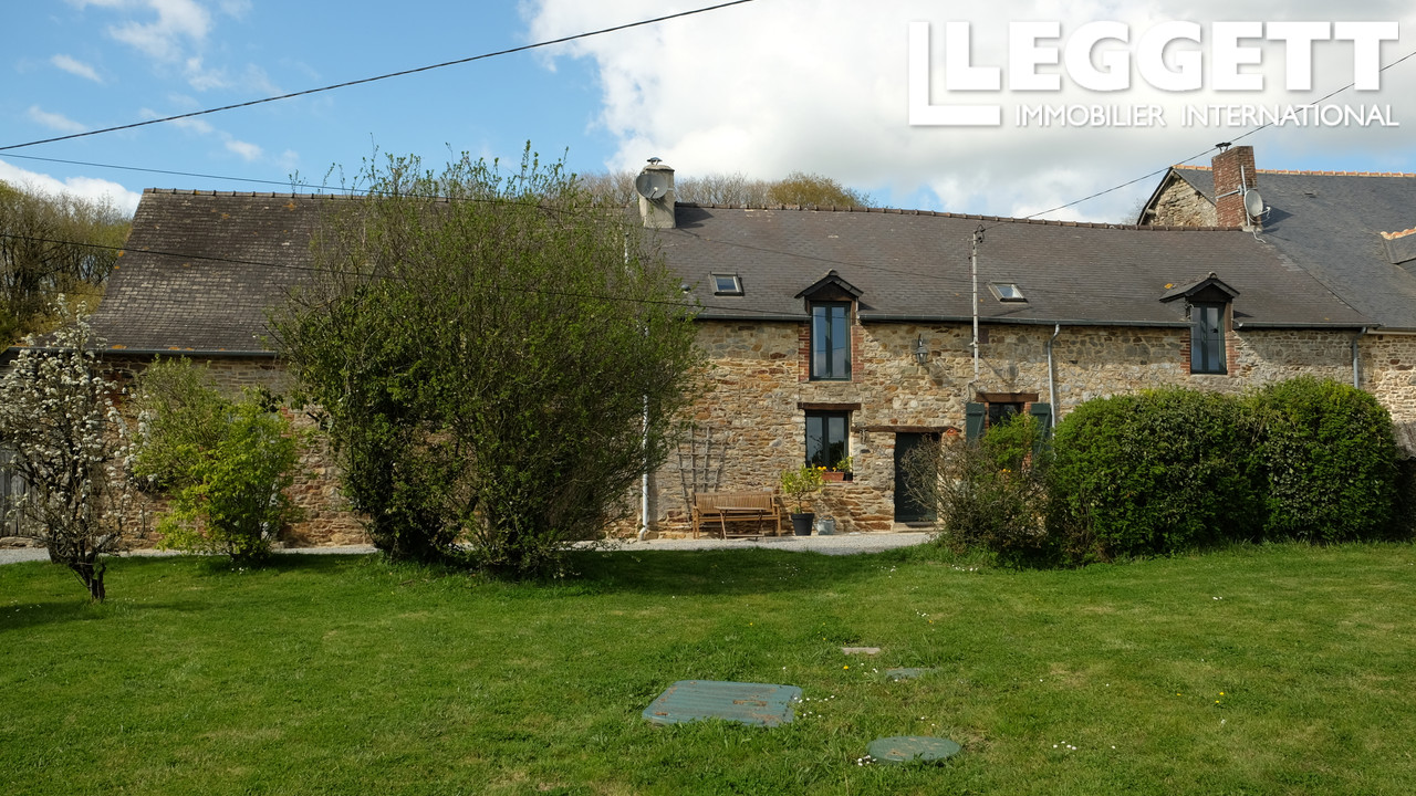 Maison 8 pièces 213 m² · au Theil-de-Bretagne · 213 m² · 328 600 €