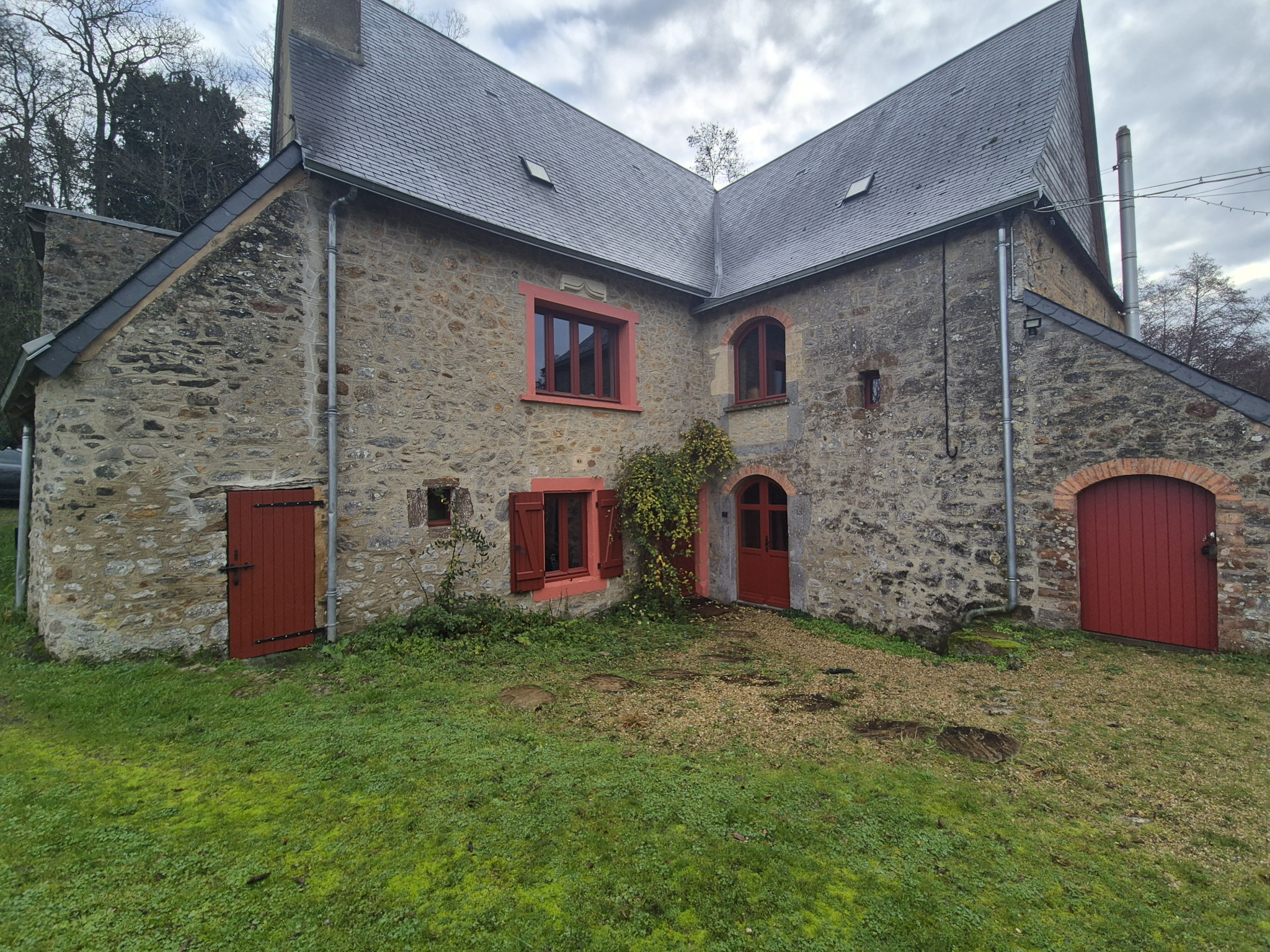 Maison 8 pièces 214 m² · à Viré-en-Champagne · 214 m² · 364 000 €