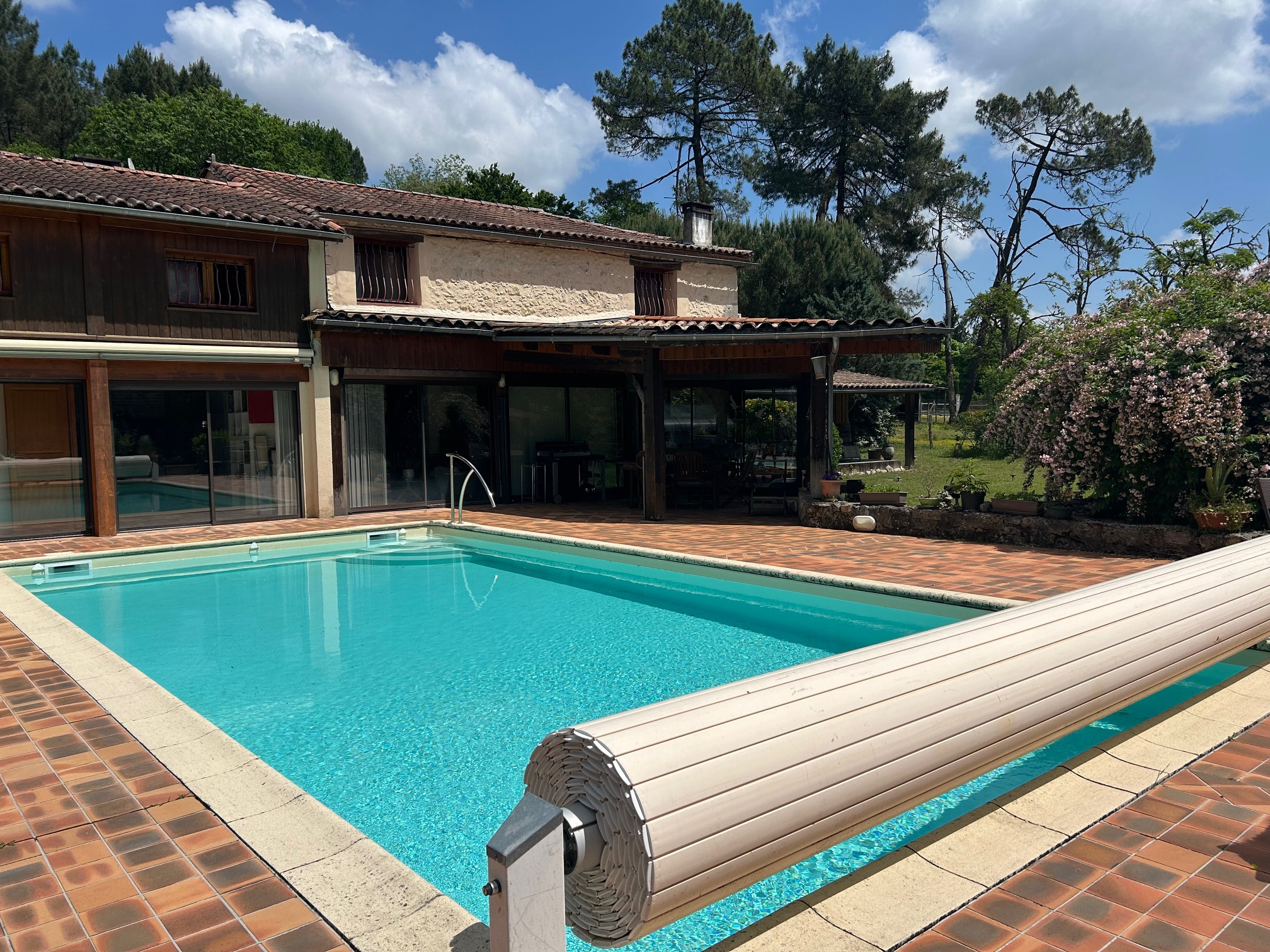 Maison 15 pièces 479 m² · à Ambrus · 479 m² · 375 000 €