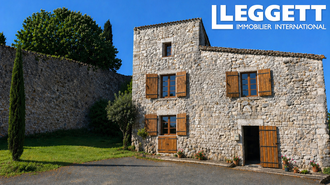Maison 6 pièces 126 m² · à Thénac · 126 m² · 162 000 €