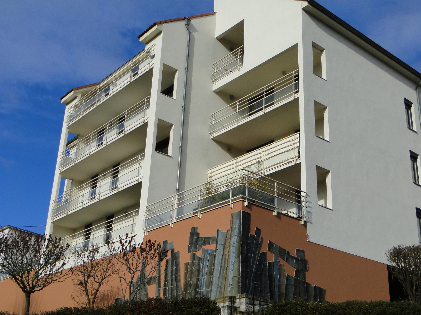 Appartement 4 pièces 96 m² · à Clermont Ferrand · 96 m² · 1 000 €/mois