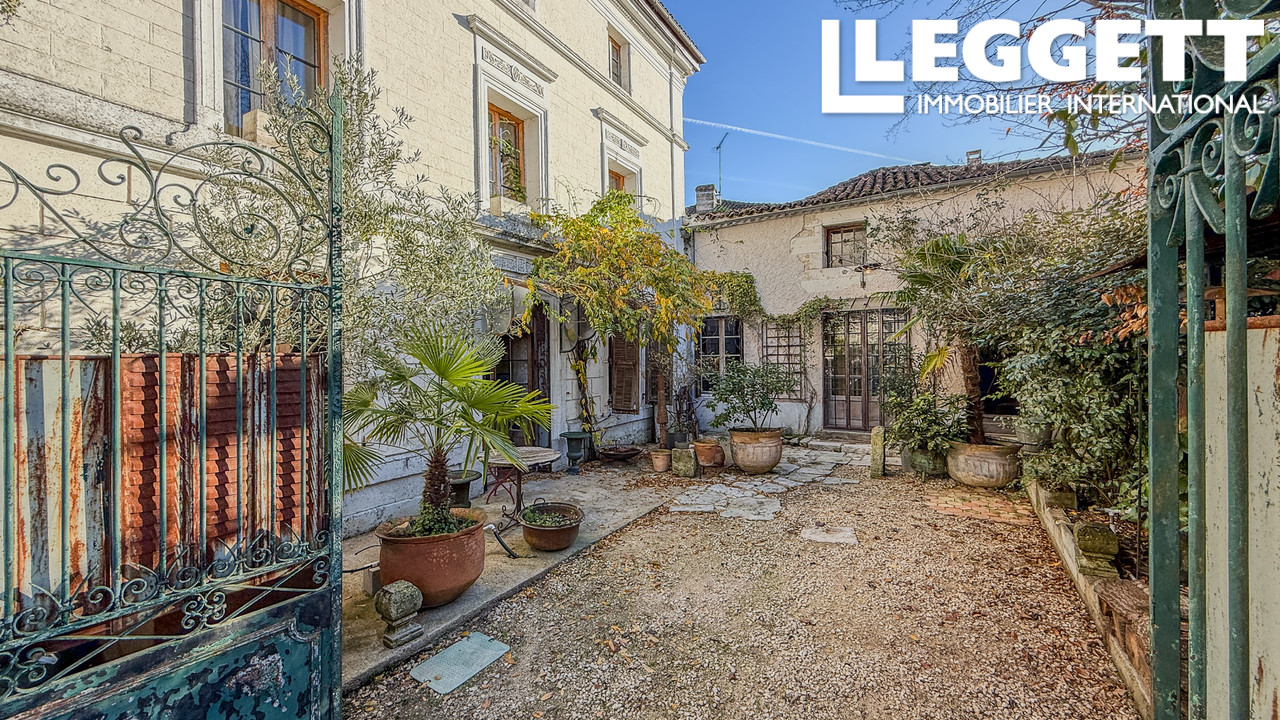 Maison 6 pièces 175 m² · à Feuillade · 175 m² · 372 340 €