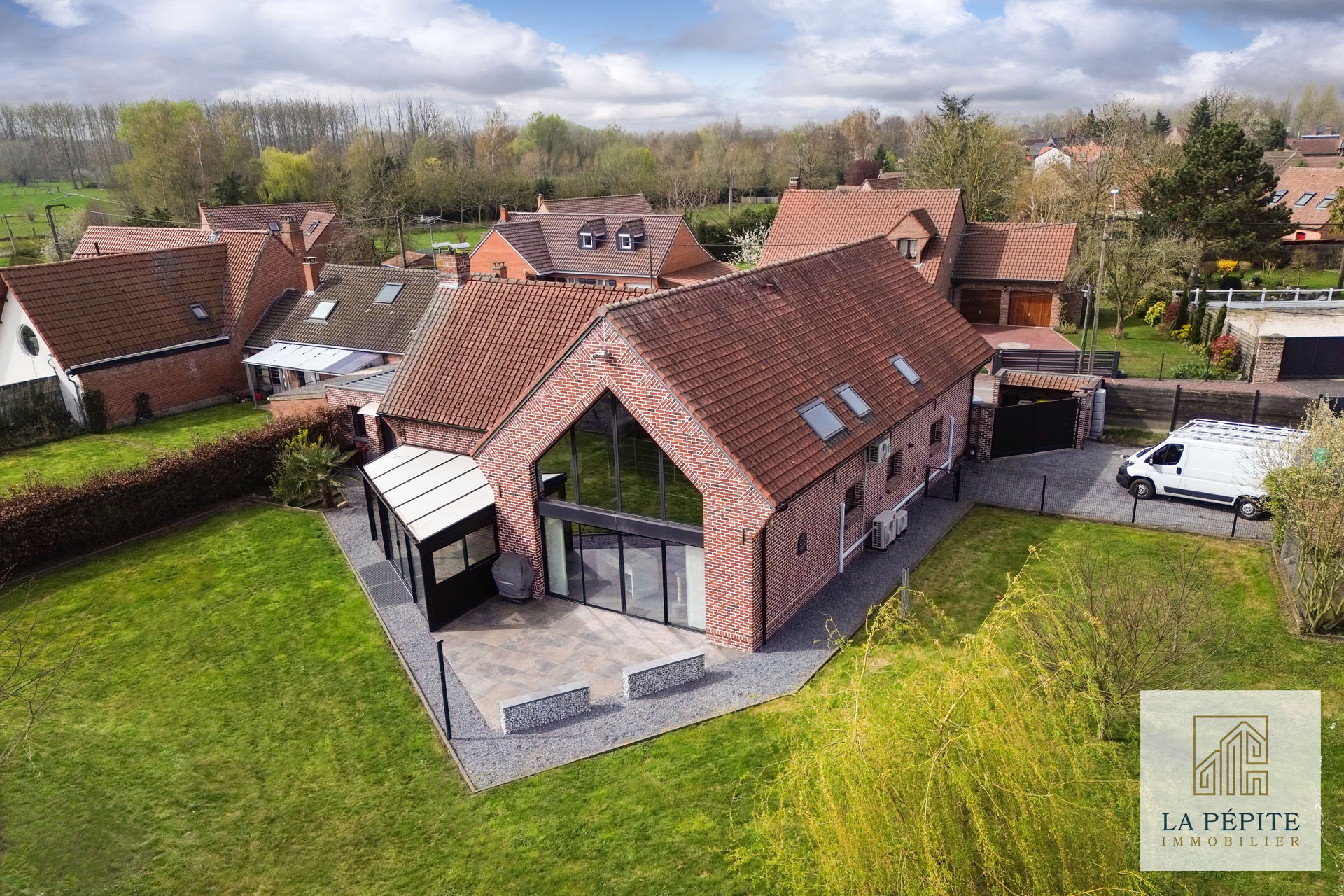Maison 10 pièces 280 m² · à Warlaing · 280 m² · 699 000 €