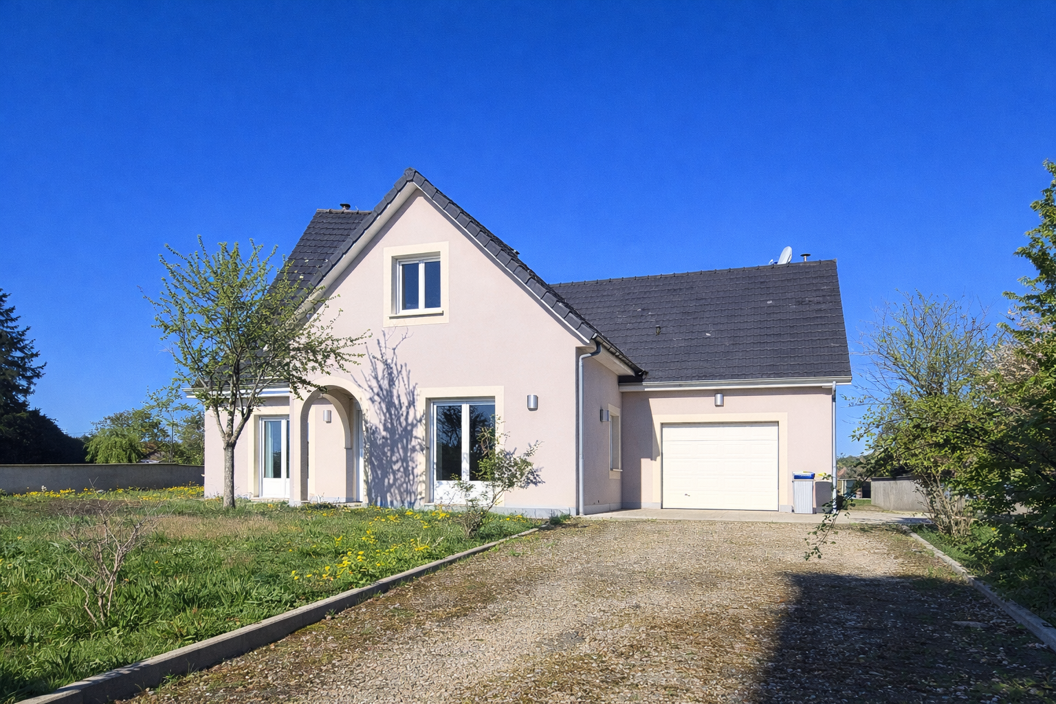 Maison 7 pièces 219 m² · à Savolles · 219 m² · 350 000 €
