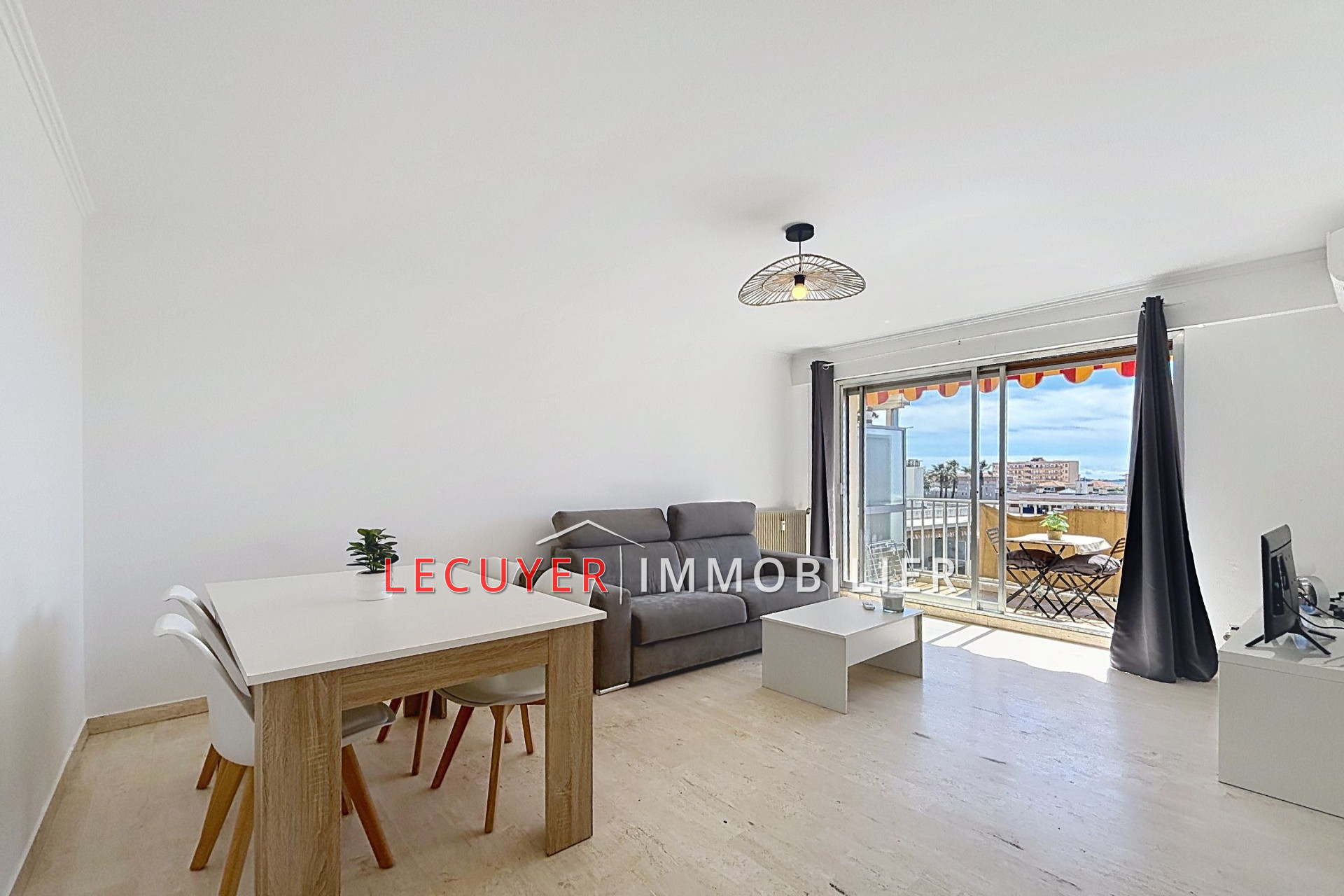 Appartement 1 pièce 27 m² · à Le Golfe Juan · 27 m² · 155 000 €