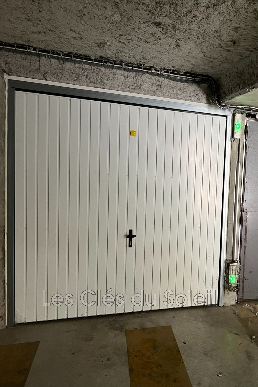 Parking  LA SEYNE SUR MER 83500 LA SEYNE SUR MER