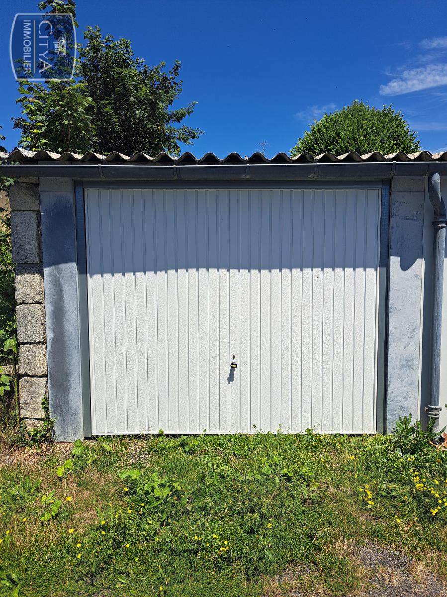 Location Parking ST JEAN D ANGELY 17400 - Vue 2