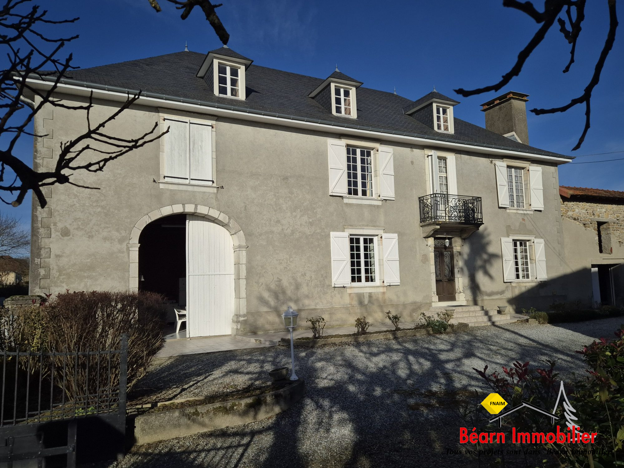 Maison 10 pièces 281 m² · à Narp · 281 m² · 420 000 €