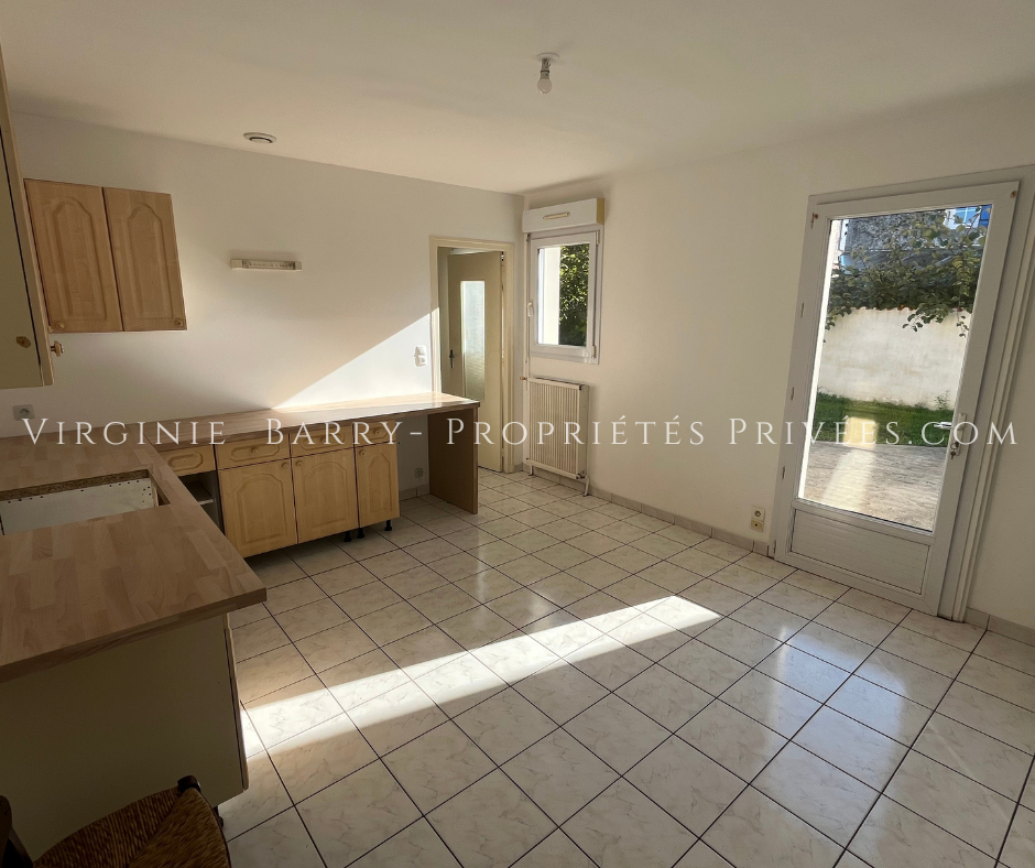 Maison 6 pièces 162 m² · à Bords · 162 m² · 231 000 €